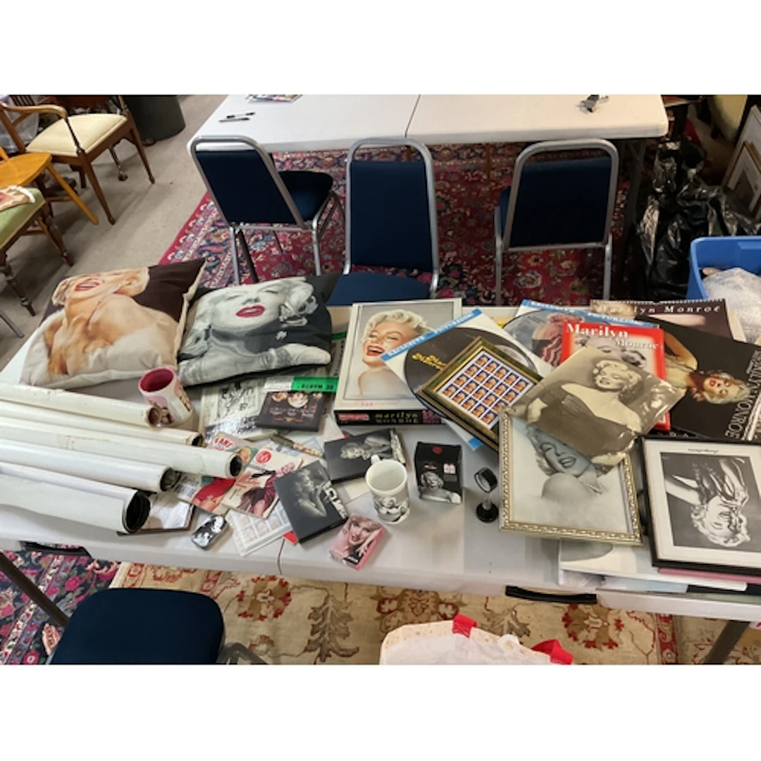 Large qty of Marilyn Monroe ephemera, posters, cushions, boo...