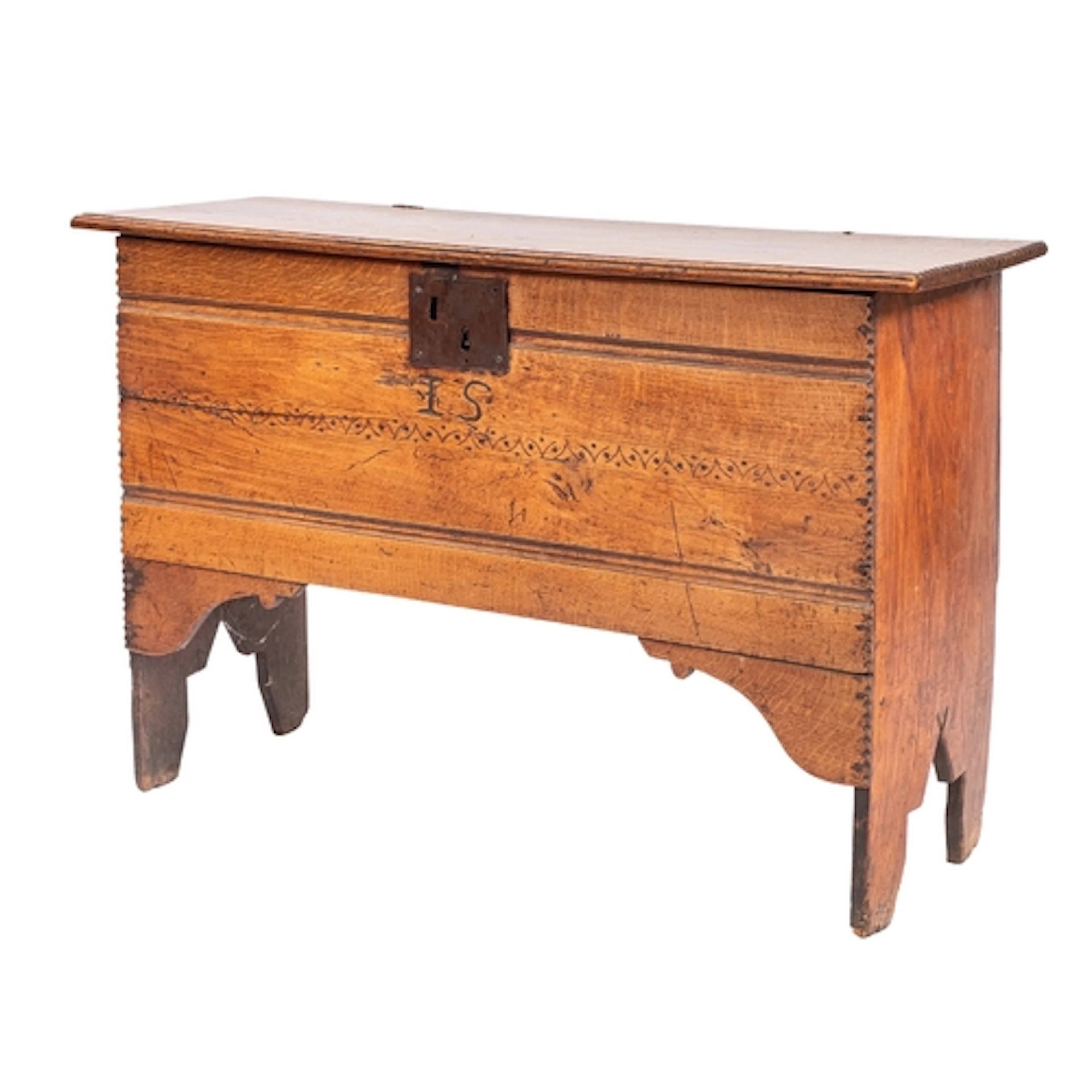 An oak 'six-plank' coffer, 17th century; the top with 'wire'...