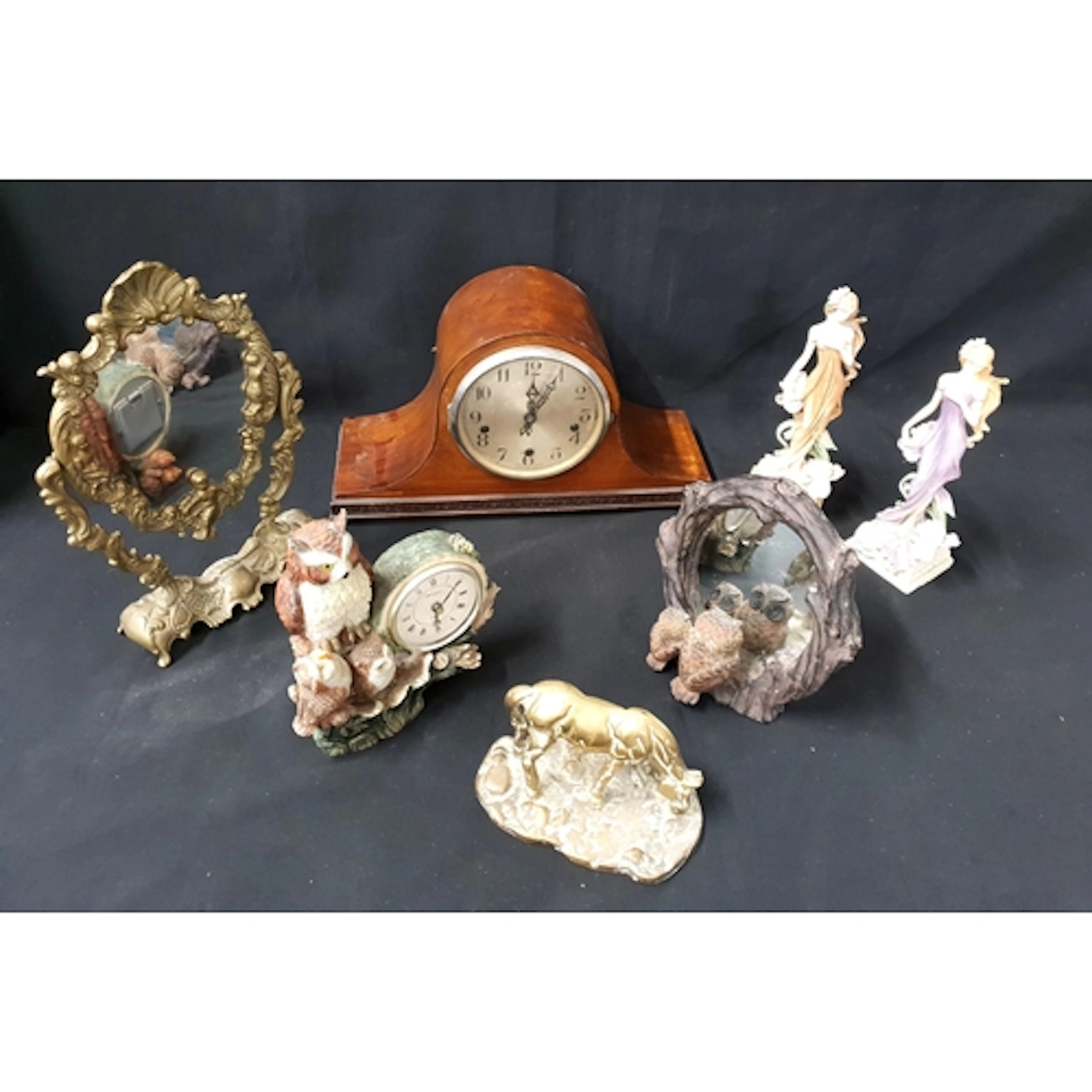 SELECTION OF GENERAL COLLECTABLES including an Enfield Cloc...