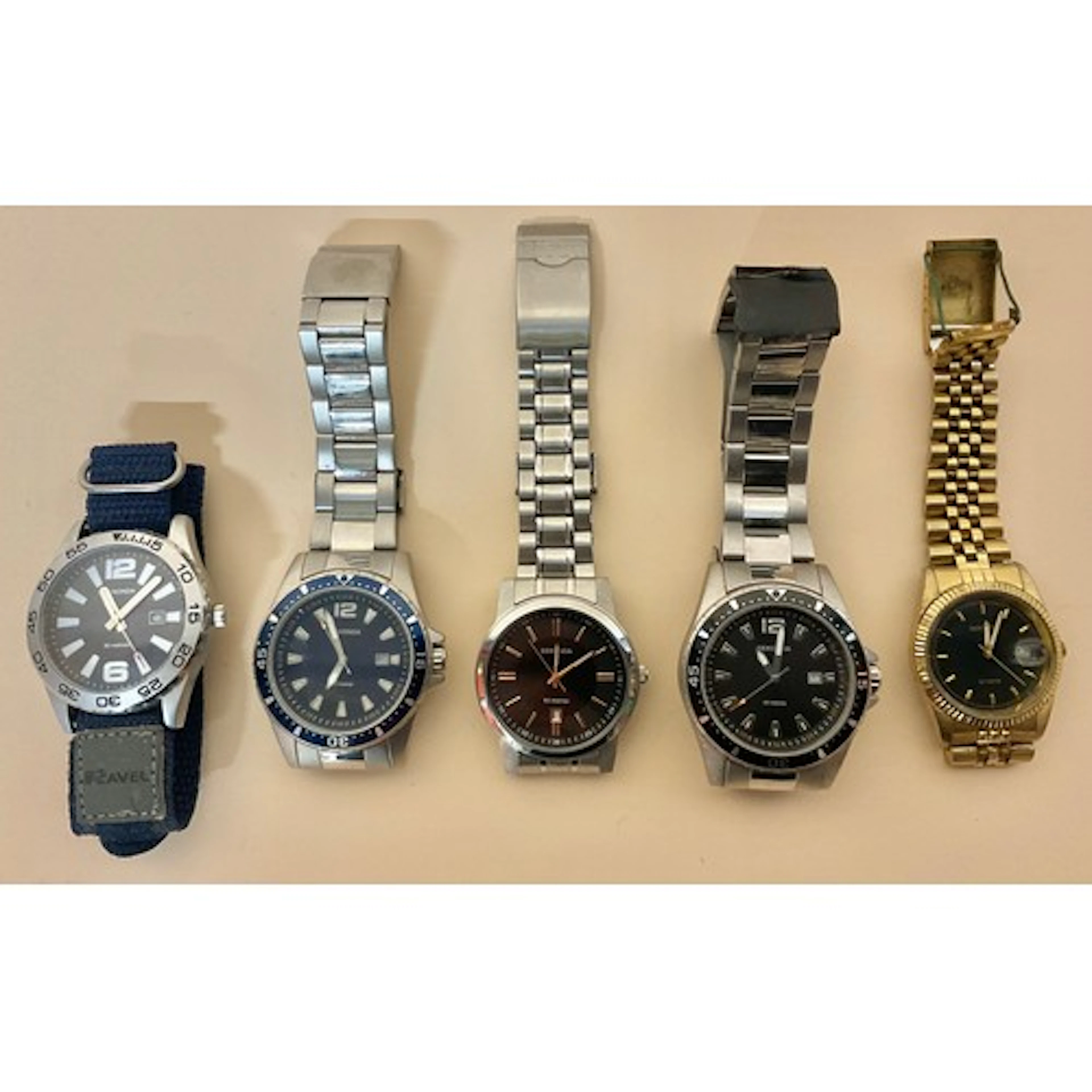 Watches - A collection of five Sekonda, day-date, wristwatch...