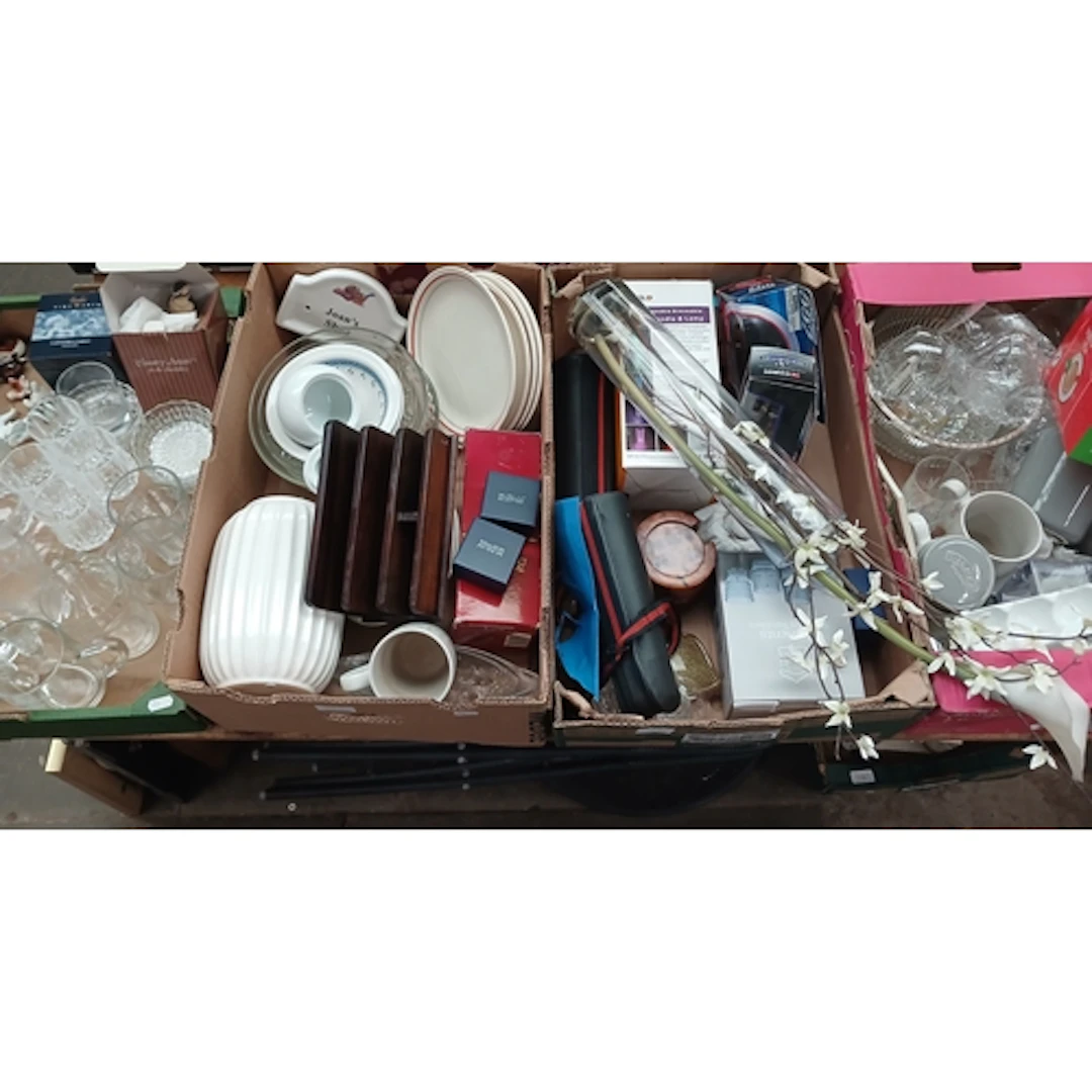 4 boxes of mixed ceramics and glass to include glass ware, r...