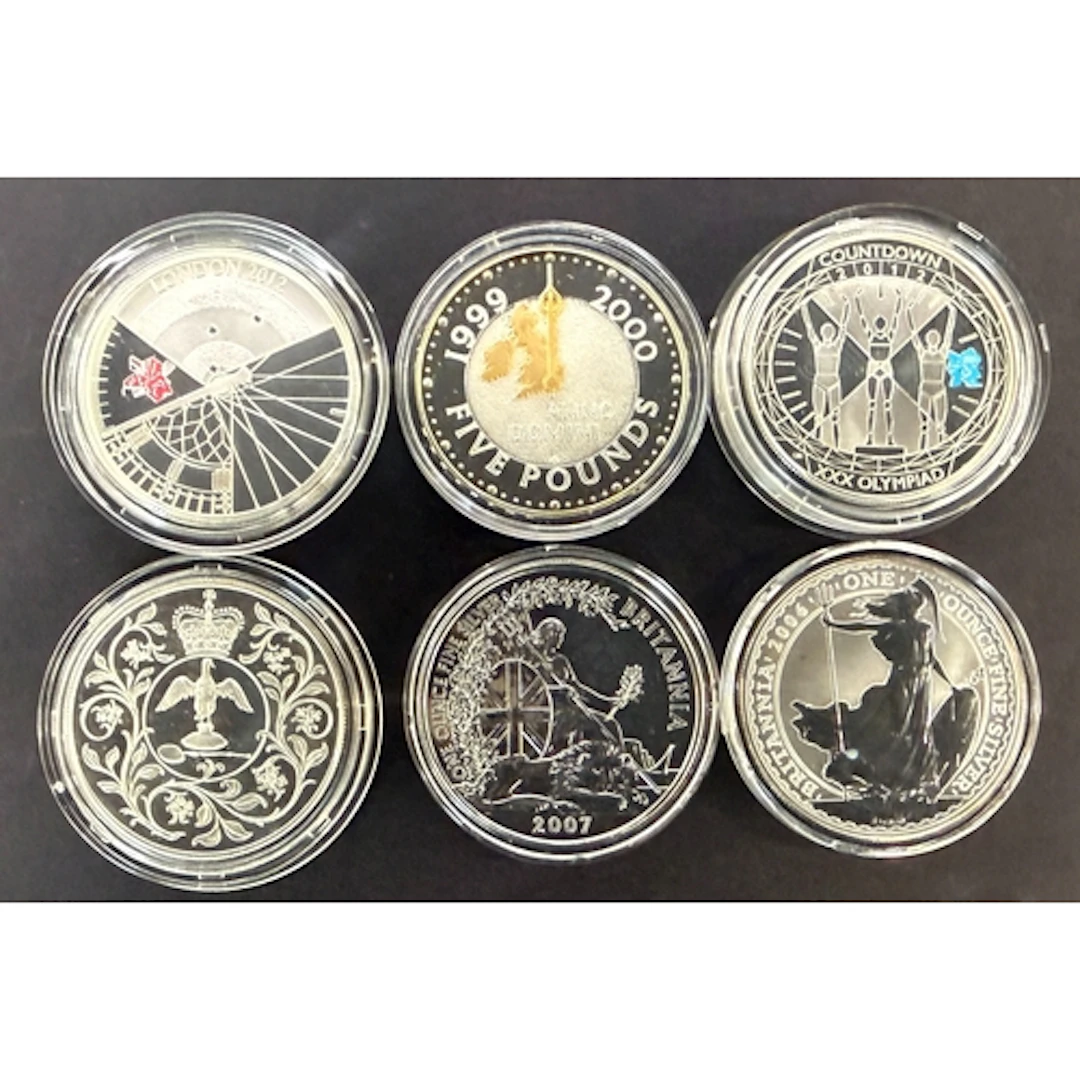 A group of six UK QEII silver coins, comprising 1977 Silver ...