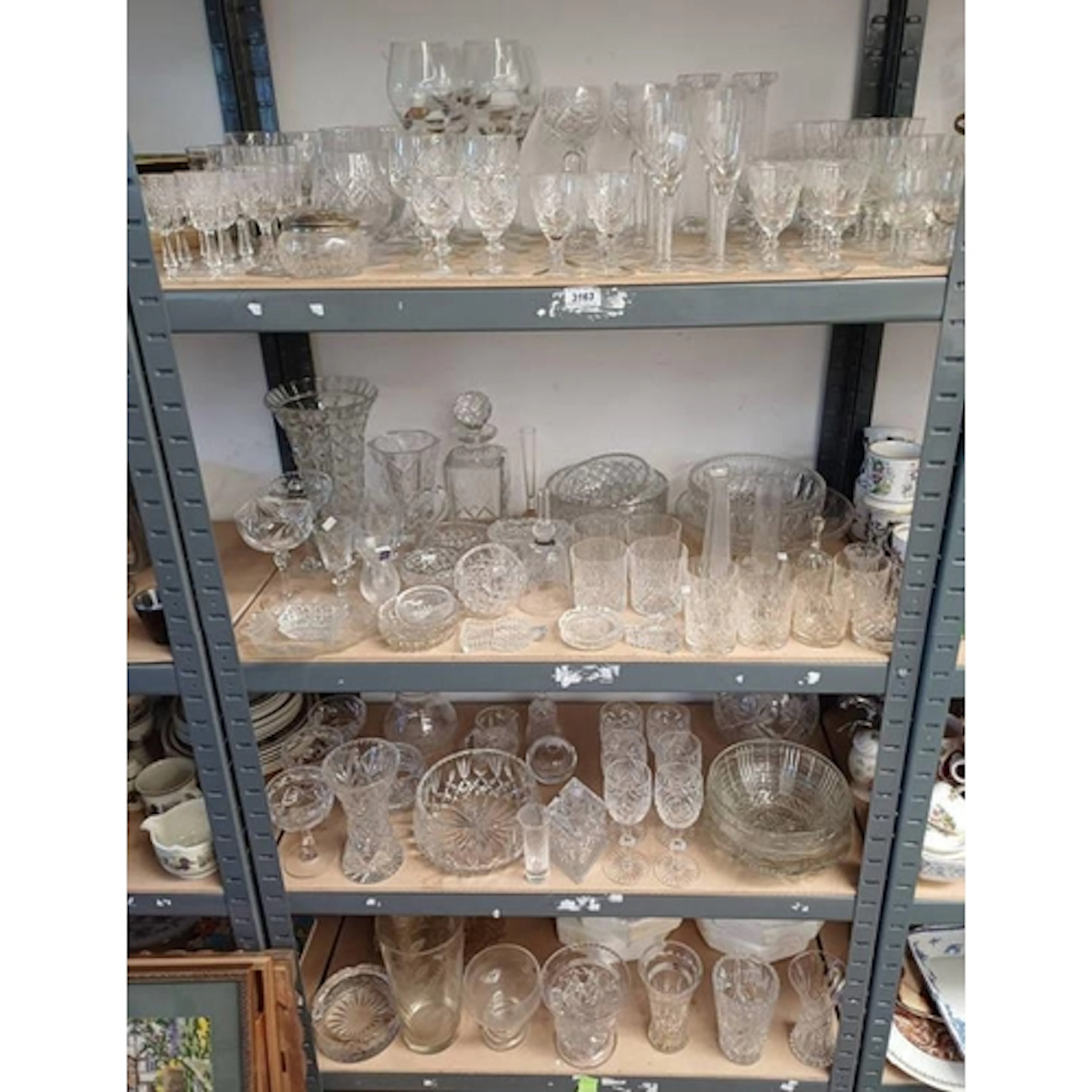 SELECTION OF VARIOUS CRYSTAL INCLUDING WINE GLASSES, DECANTE...