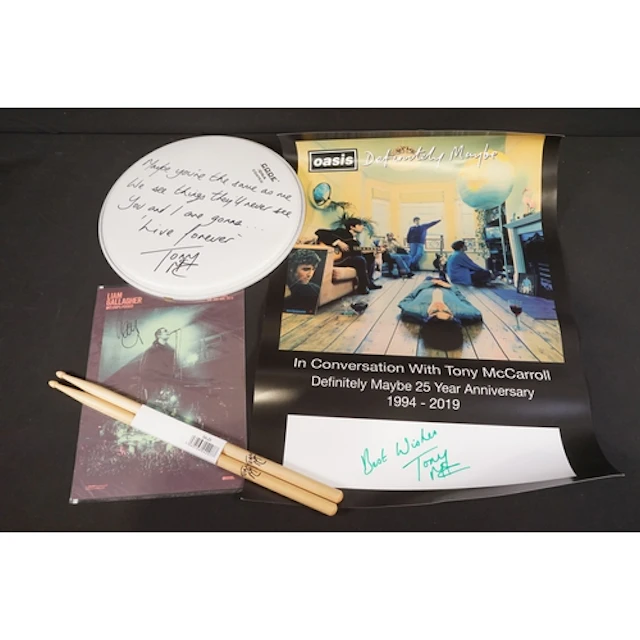 Memorabilia / Autographs - 4 Oasis items to include: Liam Ga...