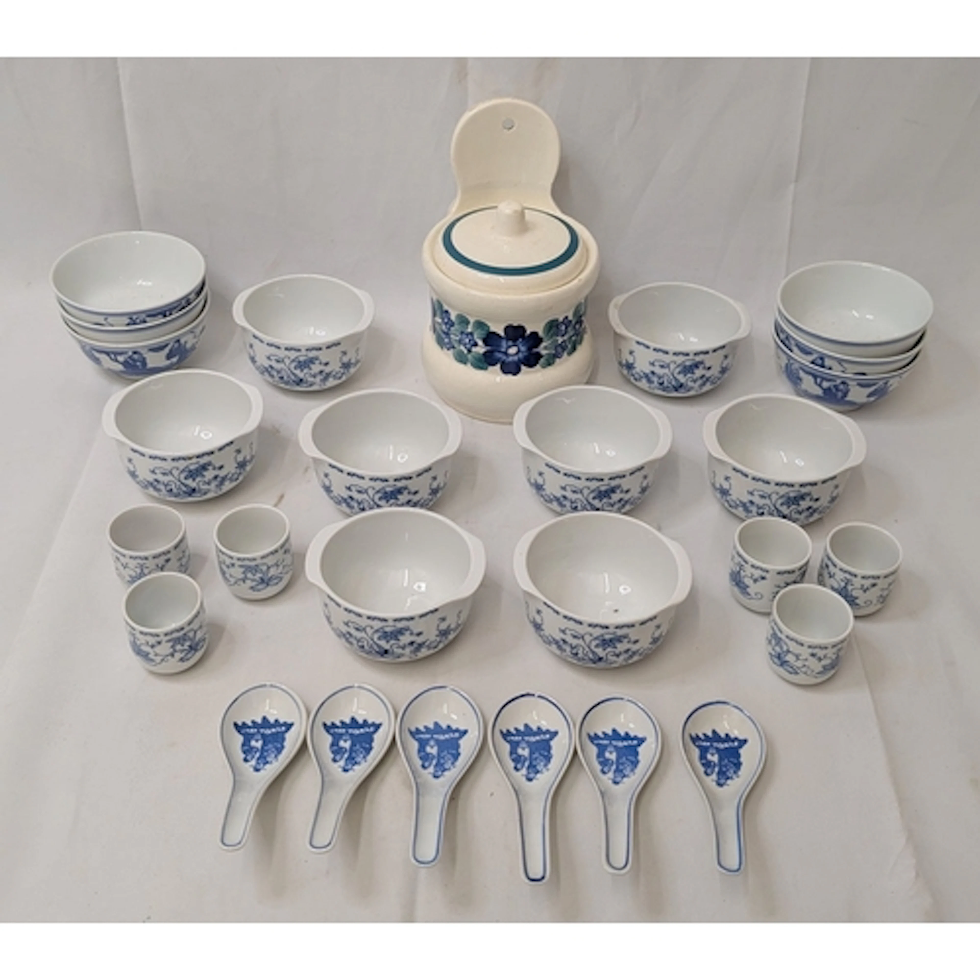 Set of 6 Blue & White Oriental Rice Bowls, 6 spoons, vintage...