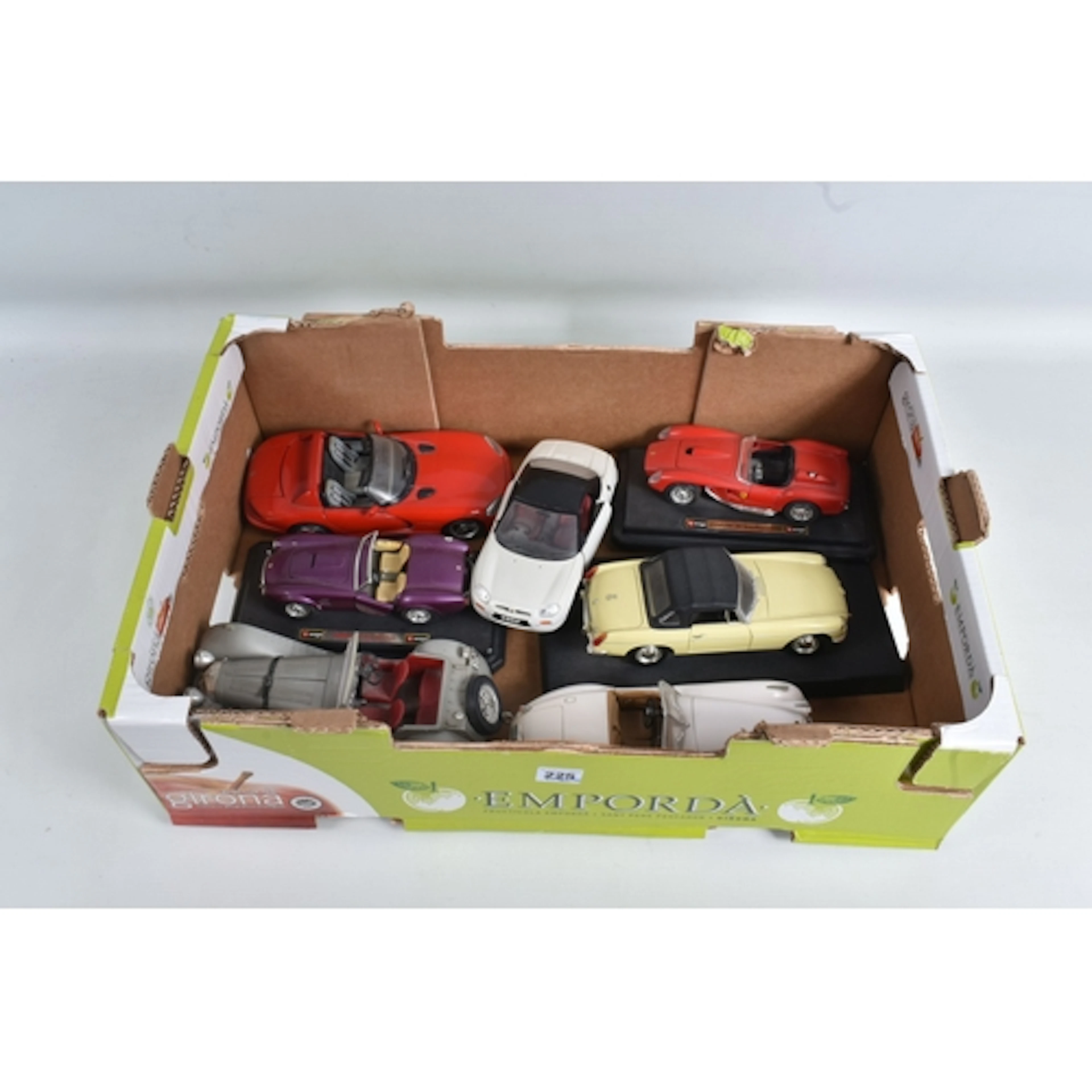 A COLLECTION OF 1:18 SCALE UNBOXED ERTL, BBURAGO, AND CORGI ...