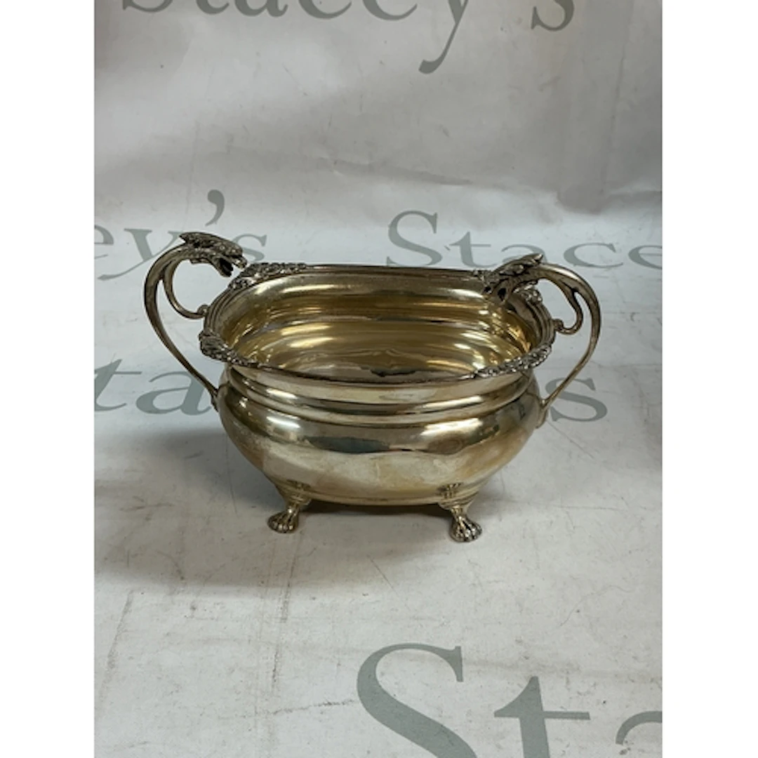 Alex Clark London hallmarked sucrier. Total weight 250g.&nbs...