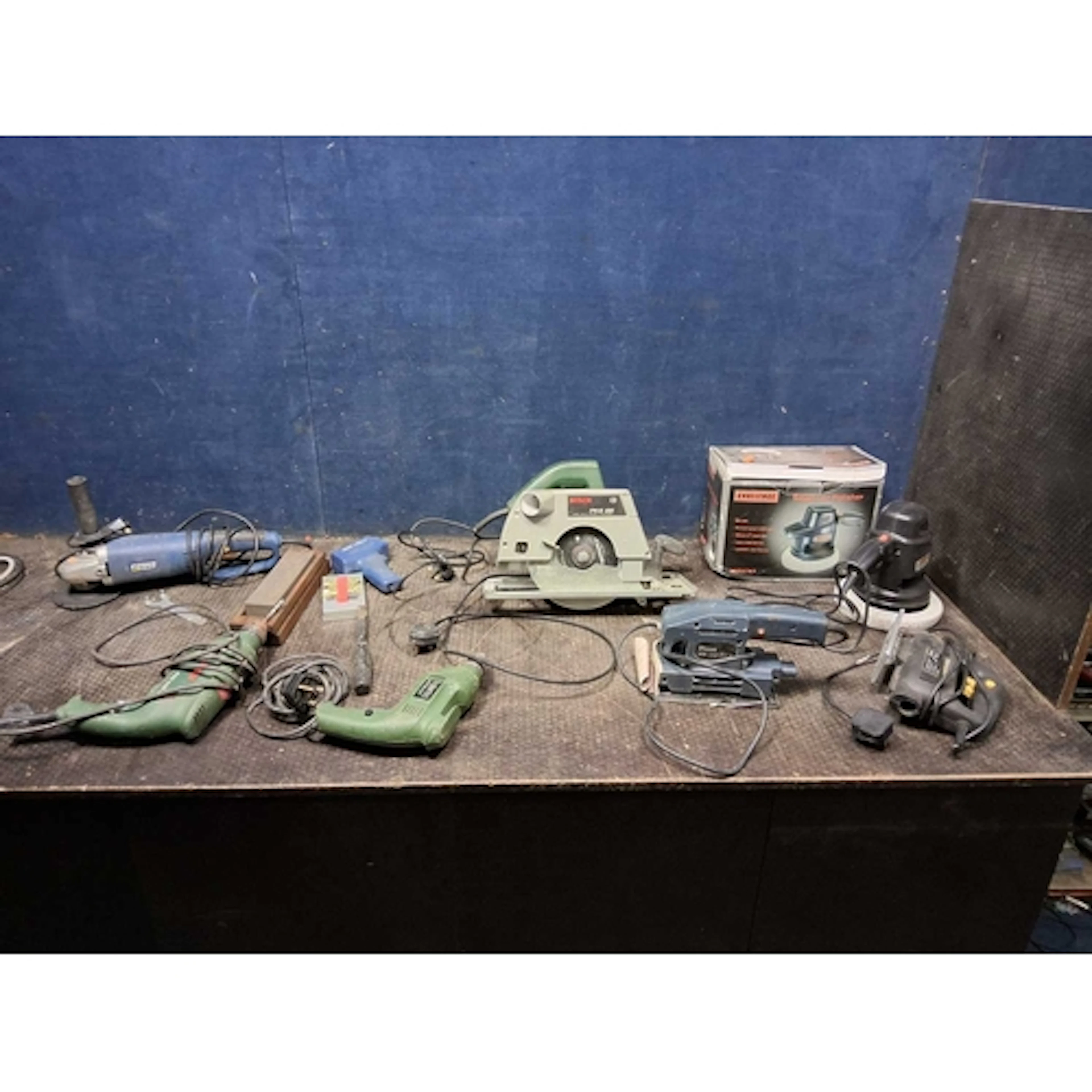A TRAY CONTAINING POWER TOOLS including a Bosch PKS 65 circu...