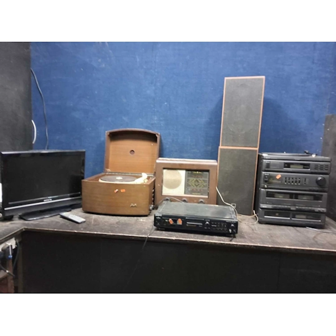 A COLLECTION OF AUDIO AND VISUAL EQUIPMENT including a Sony ...