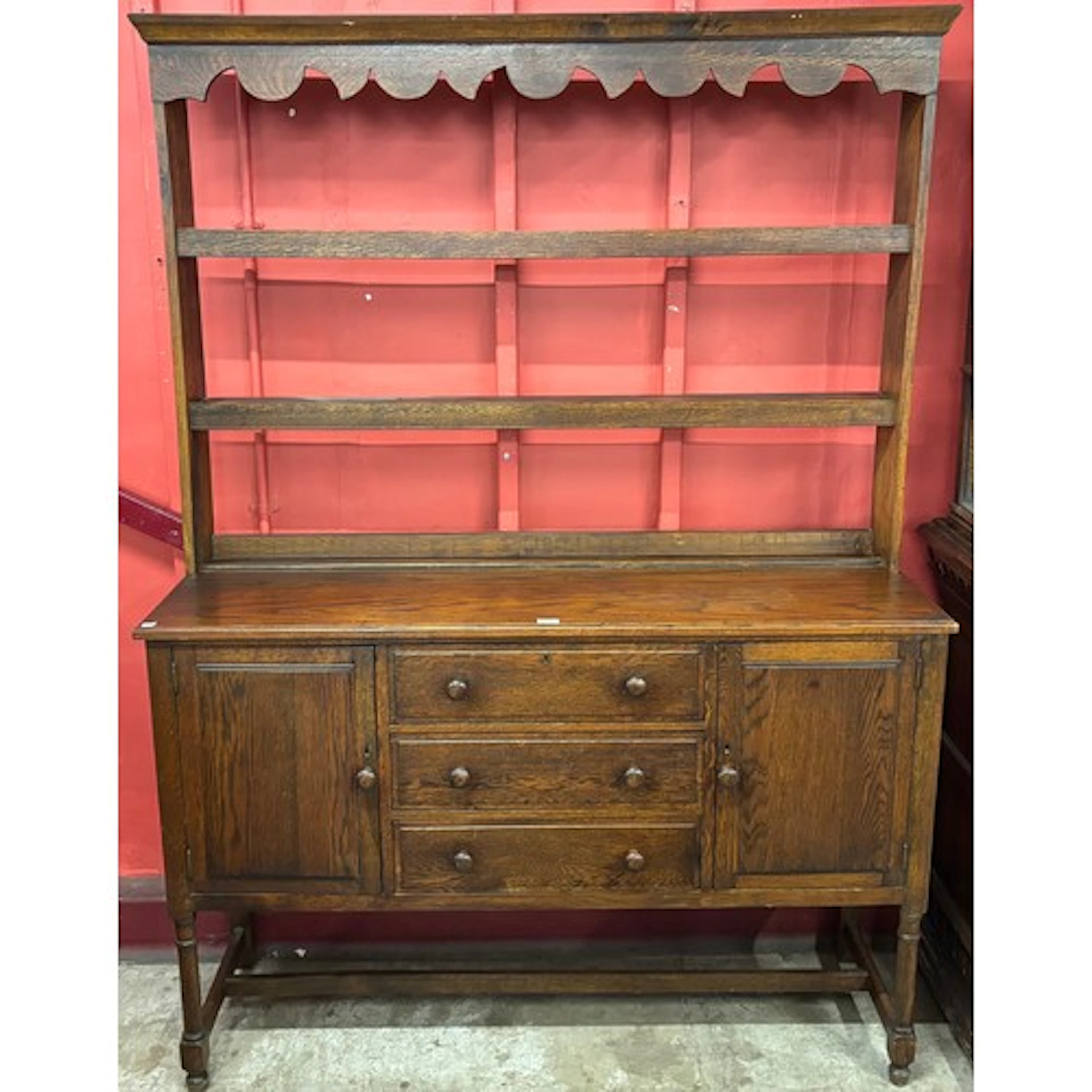 An early 20th Century oak dresser