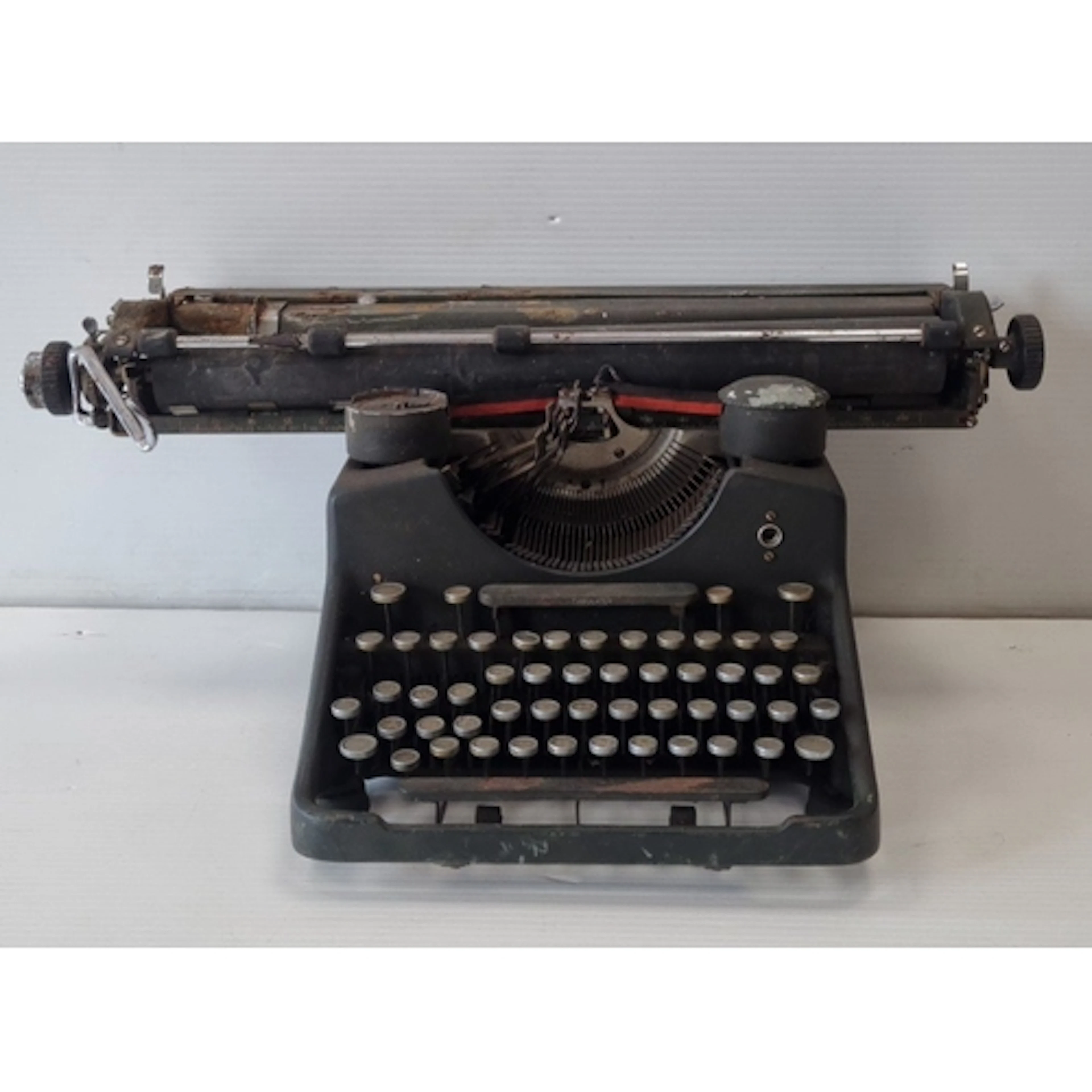 Vintage Portable Manual Typewriter, “BAR-” Marked H:25cm x W...