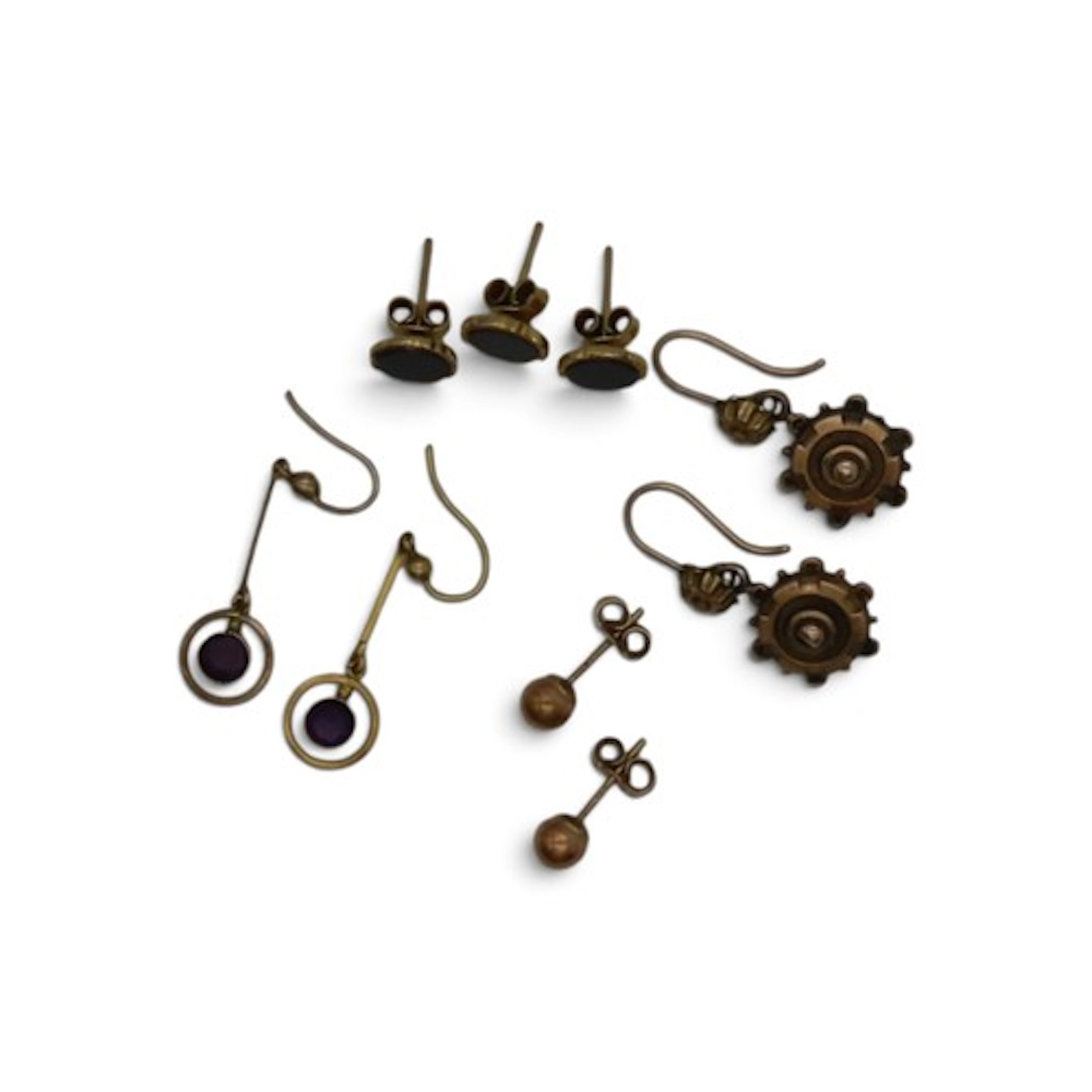 A pair of Edwardian amethyst drop earrings, in yellow metal,...