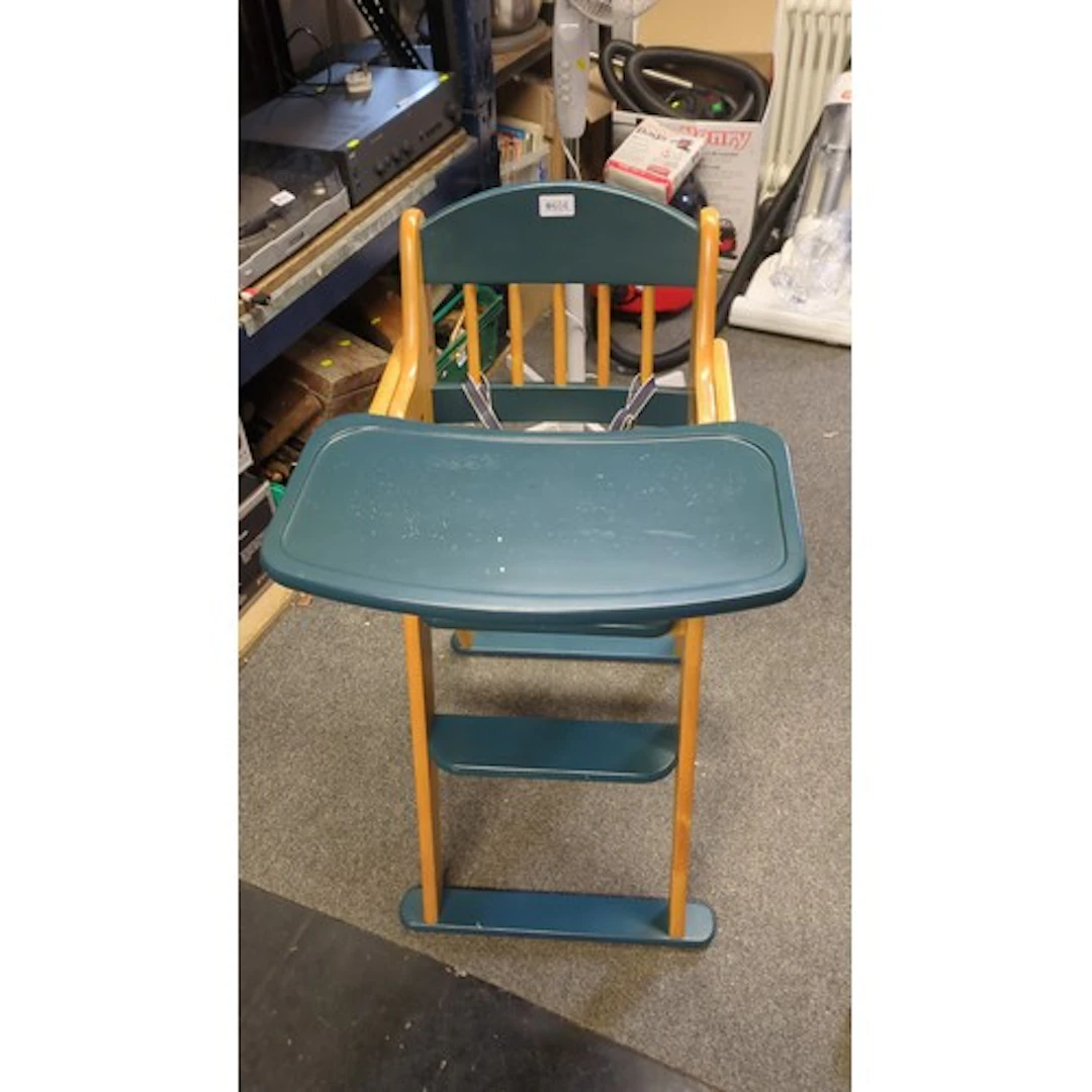 Child’s beech high chair with integral tray, spindle b...