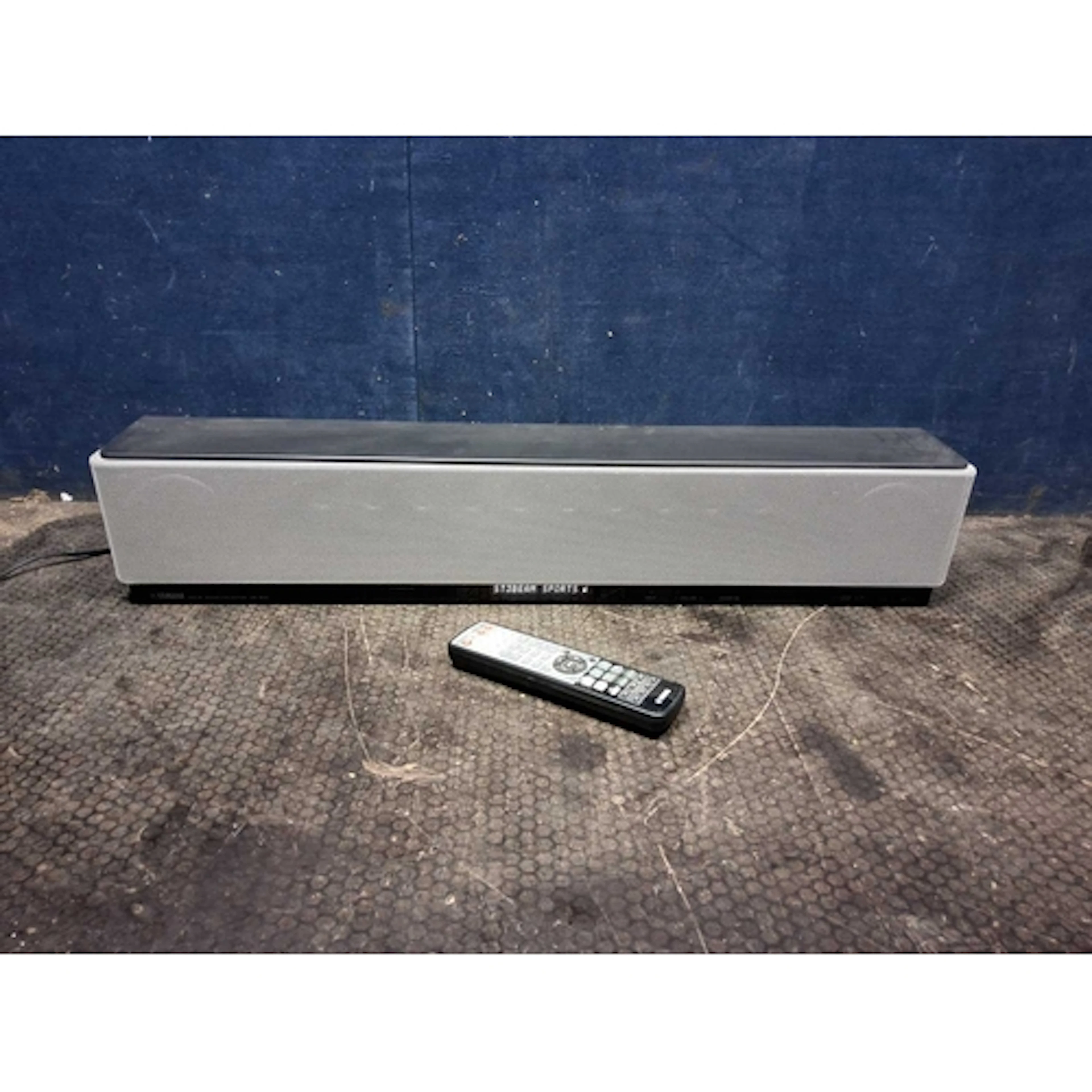A YAMAHA YSP-800 SOUNDBAR with remote (PAT passed and workin...