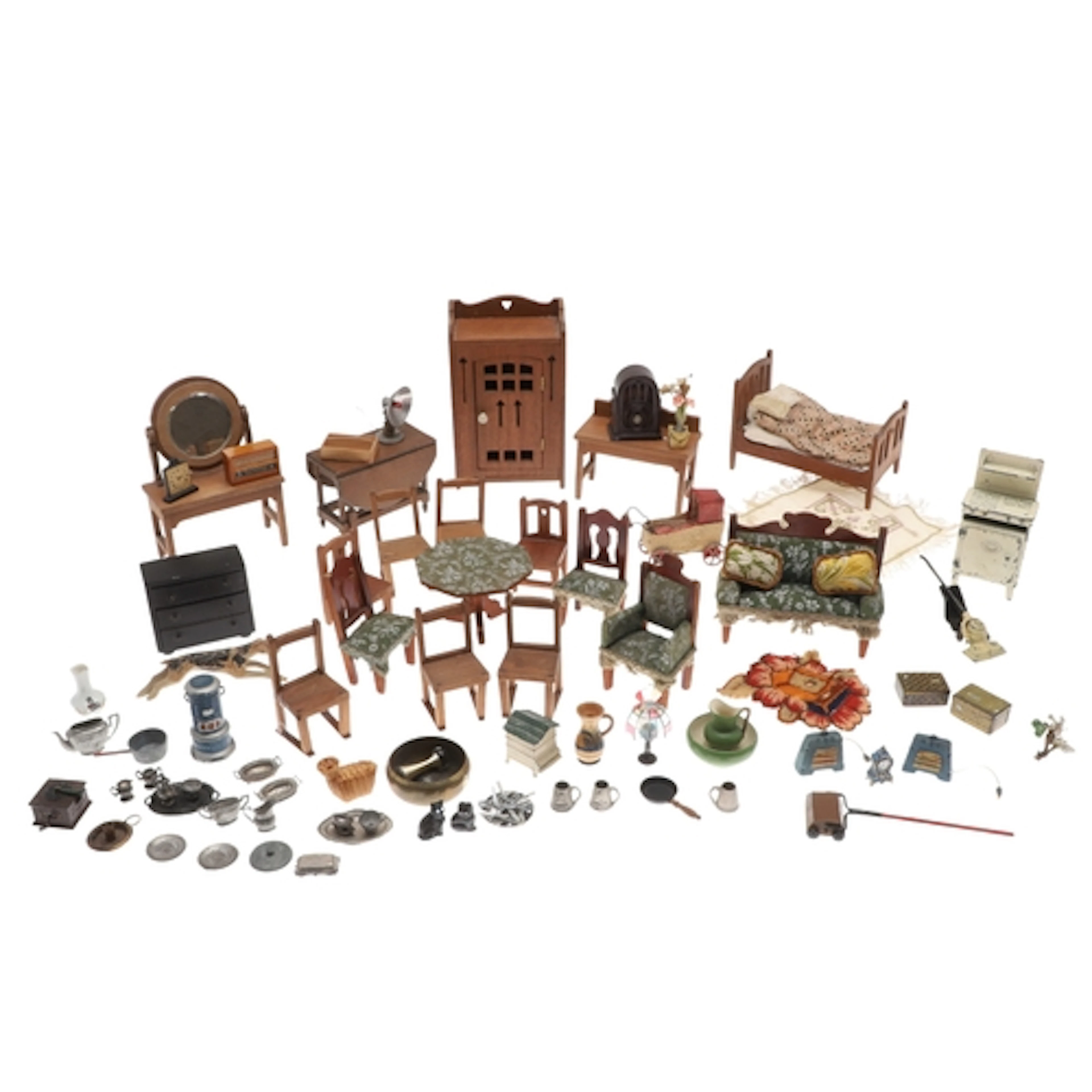 QTY OF DOLLS HOUSE FURNITURE & ACCESSORIES. Including a 1930...