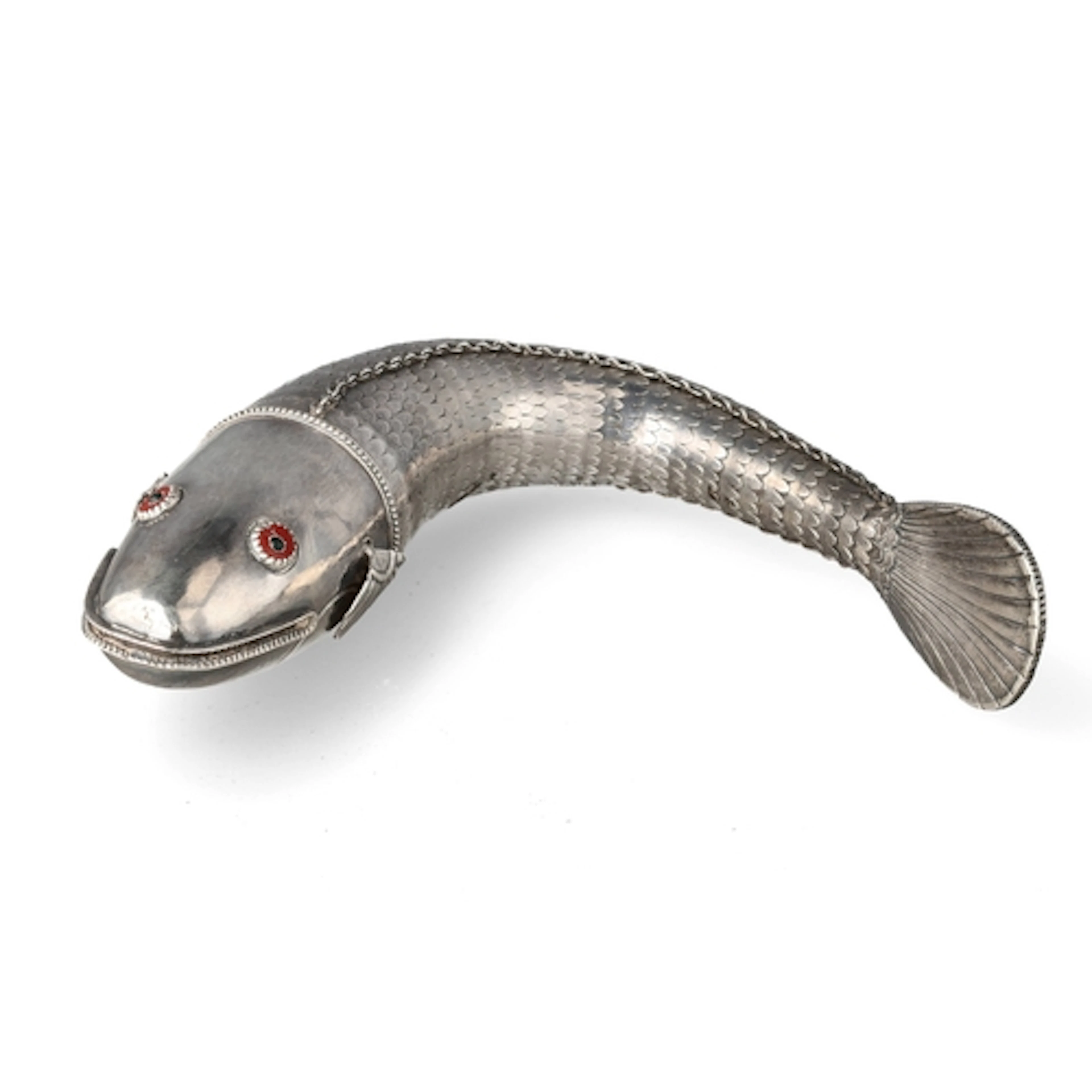 A 20TH C INDIAN SILVER MODEL OF A FISH 246gms