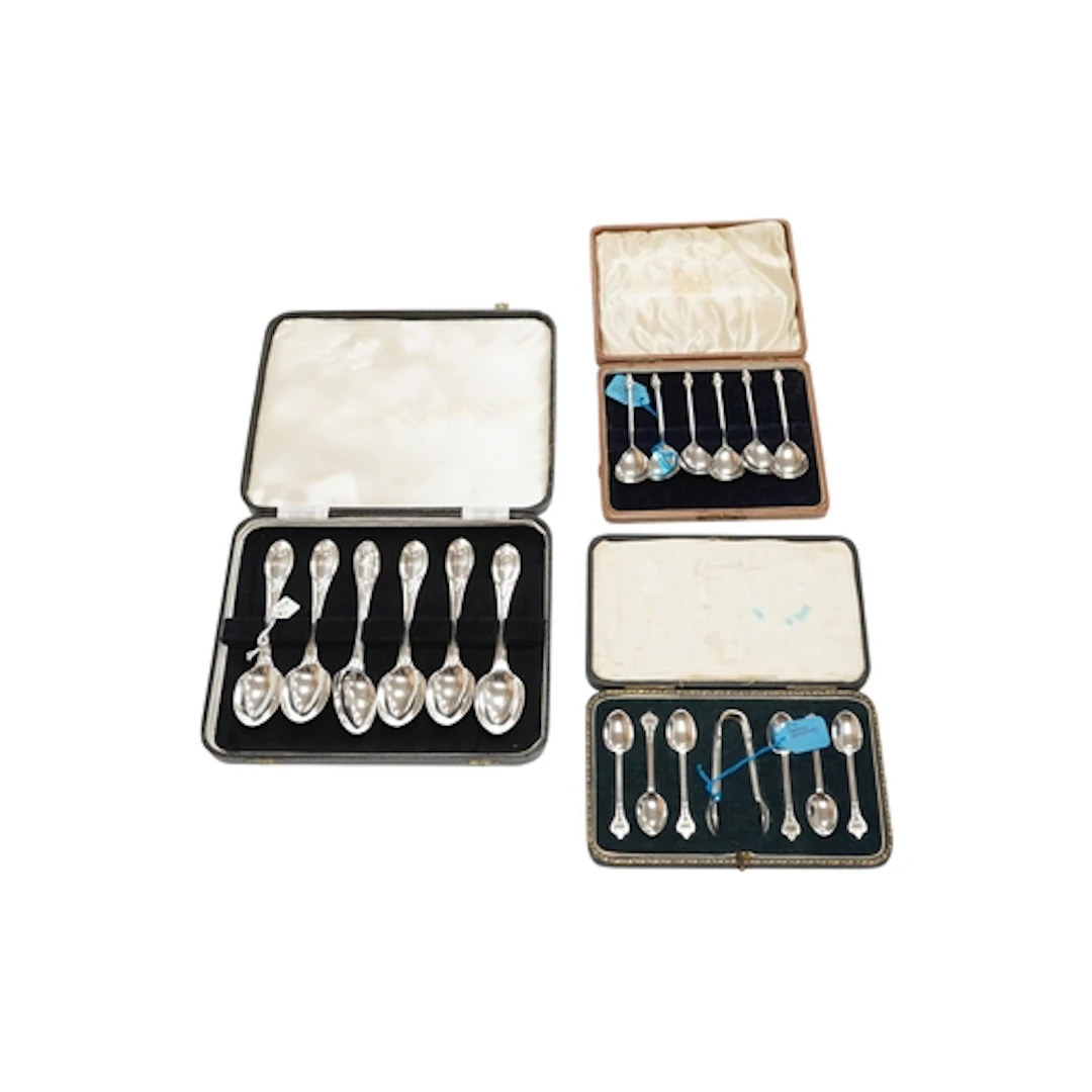 A cased set of six Victorian silver teaspoons by George Adam...