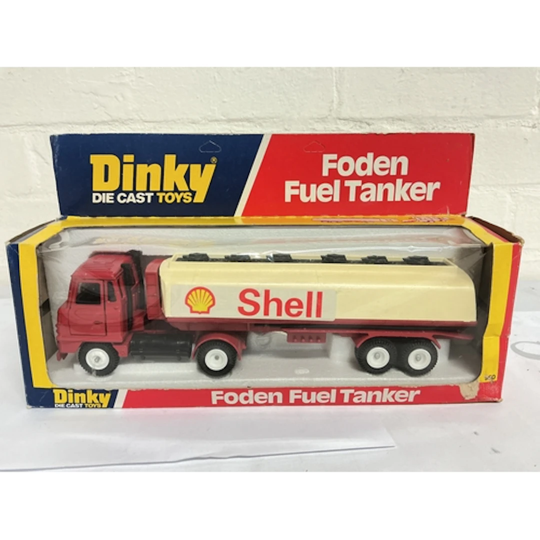 A Boxed Dinky Foden Fuel Tanker #950.