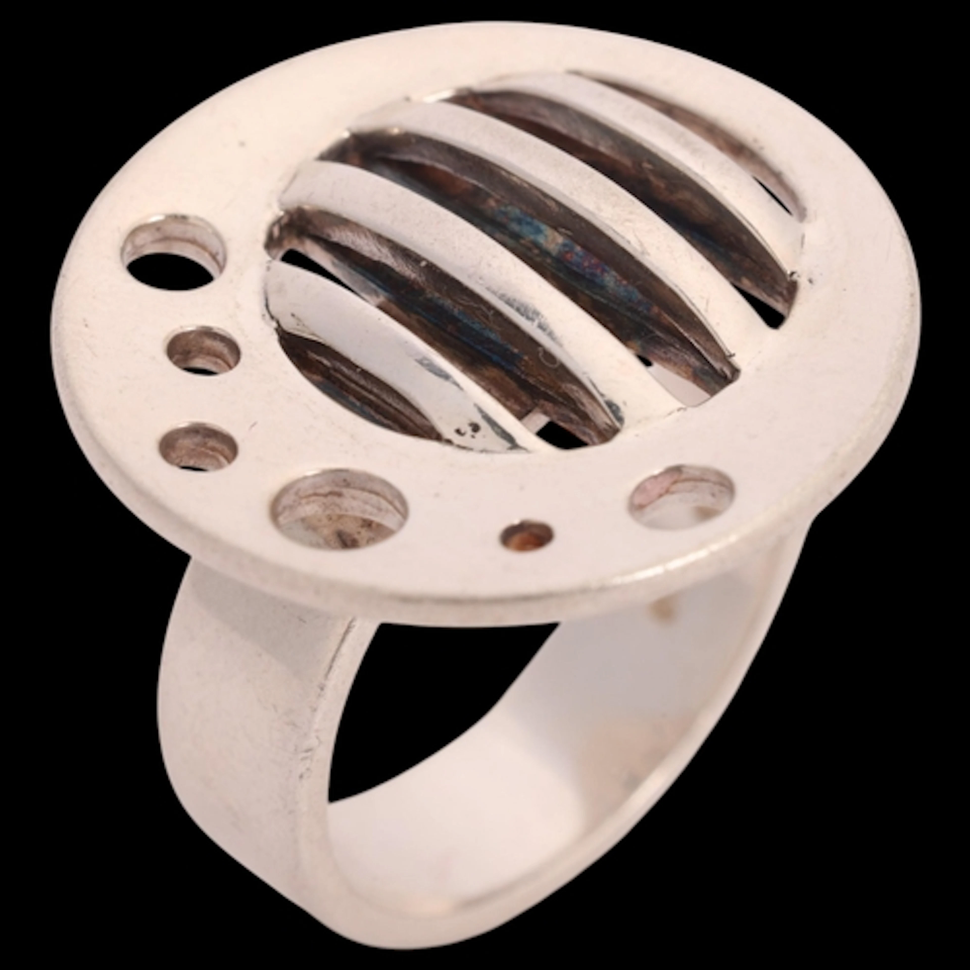 GULD OG SOLVE DESIGNS - a Danish modernist sterling silver a...