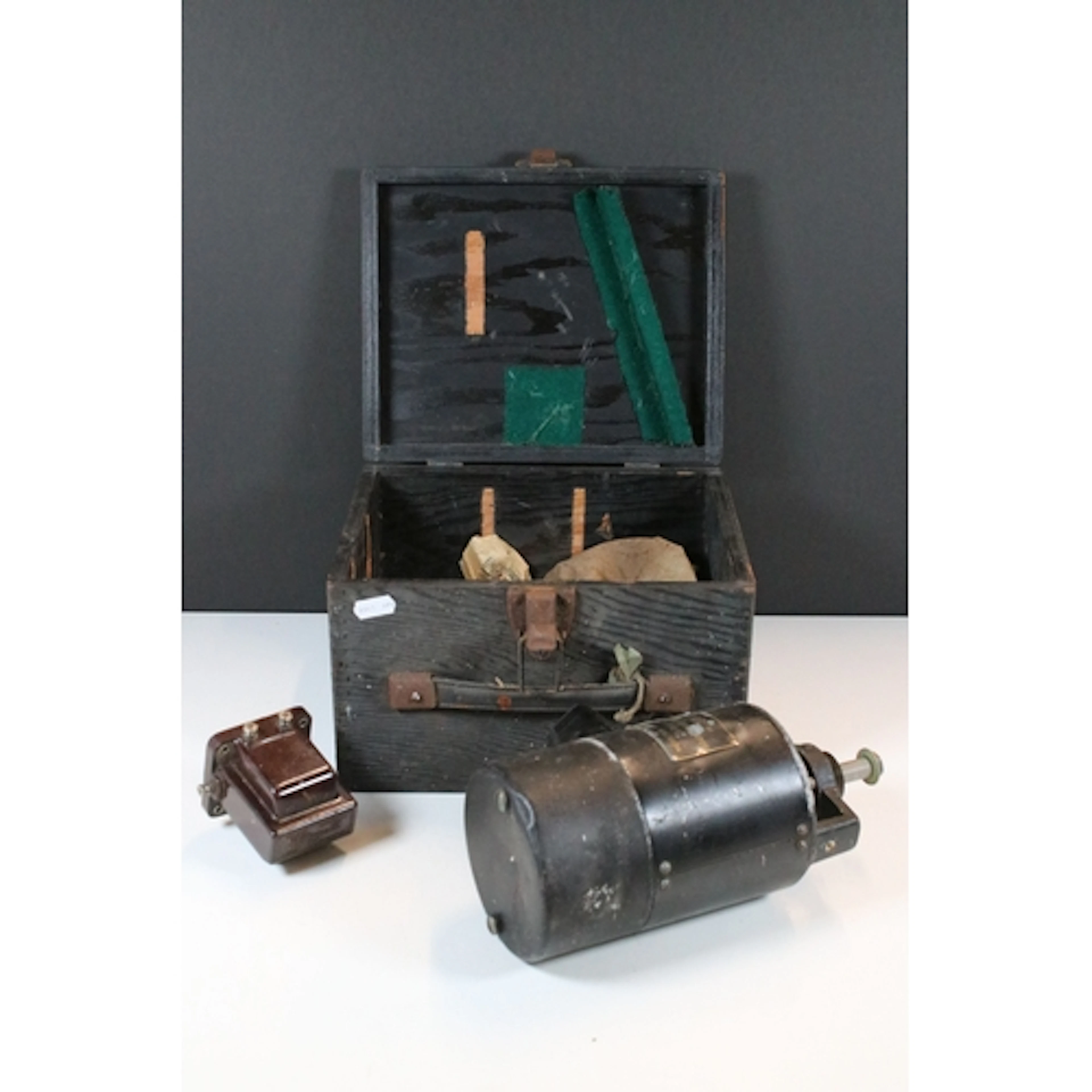 AM Motor Generator type E machine, within wooden case, toget...