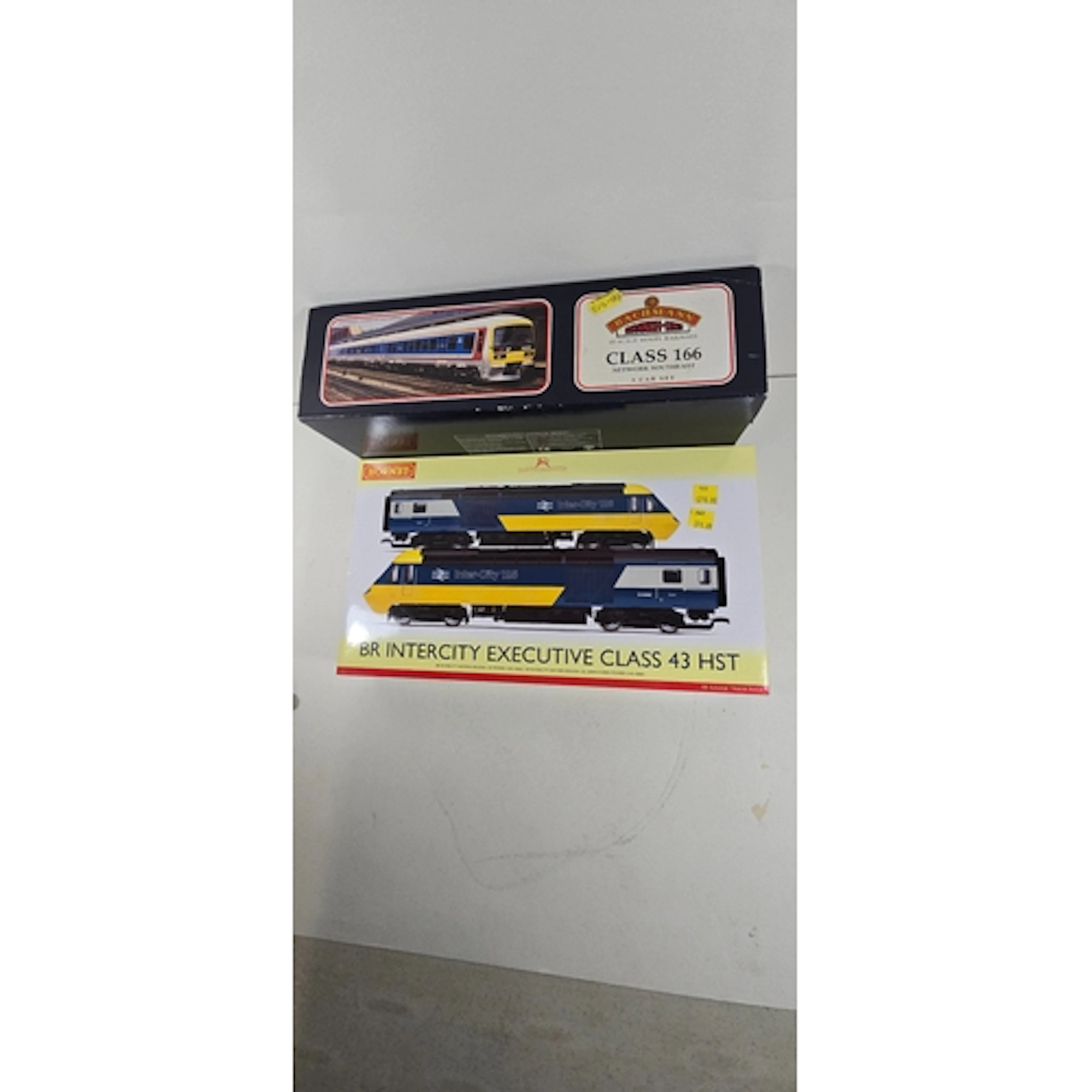 2 OO railway sets. A Hornby BR Inter-City Executive Class 43...