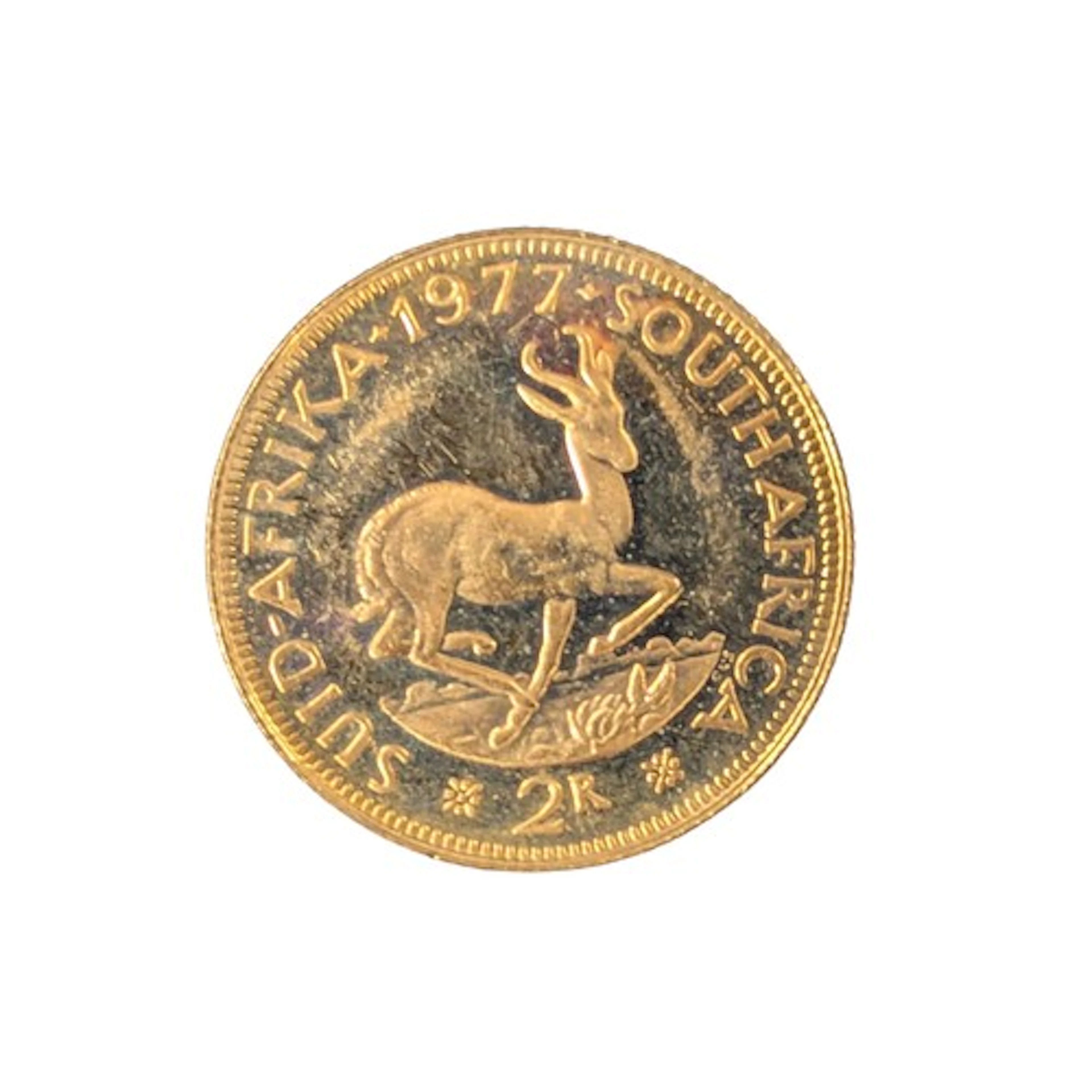A South African 2 Rand coin, 22ct gold, dated 1977, 8g
