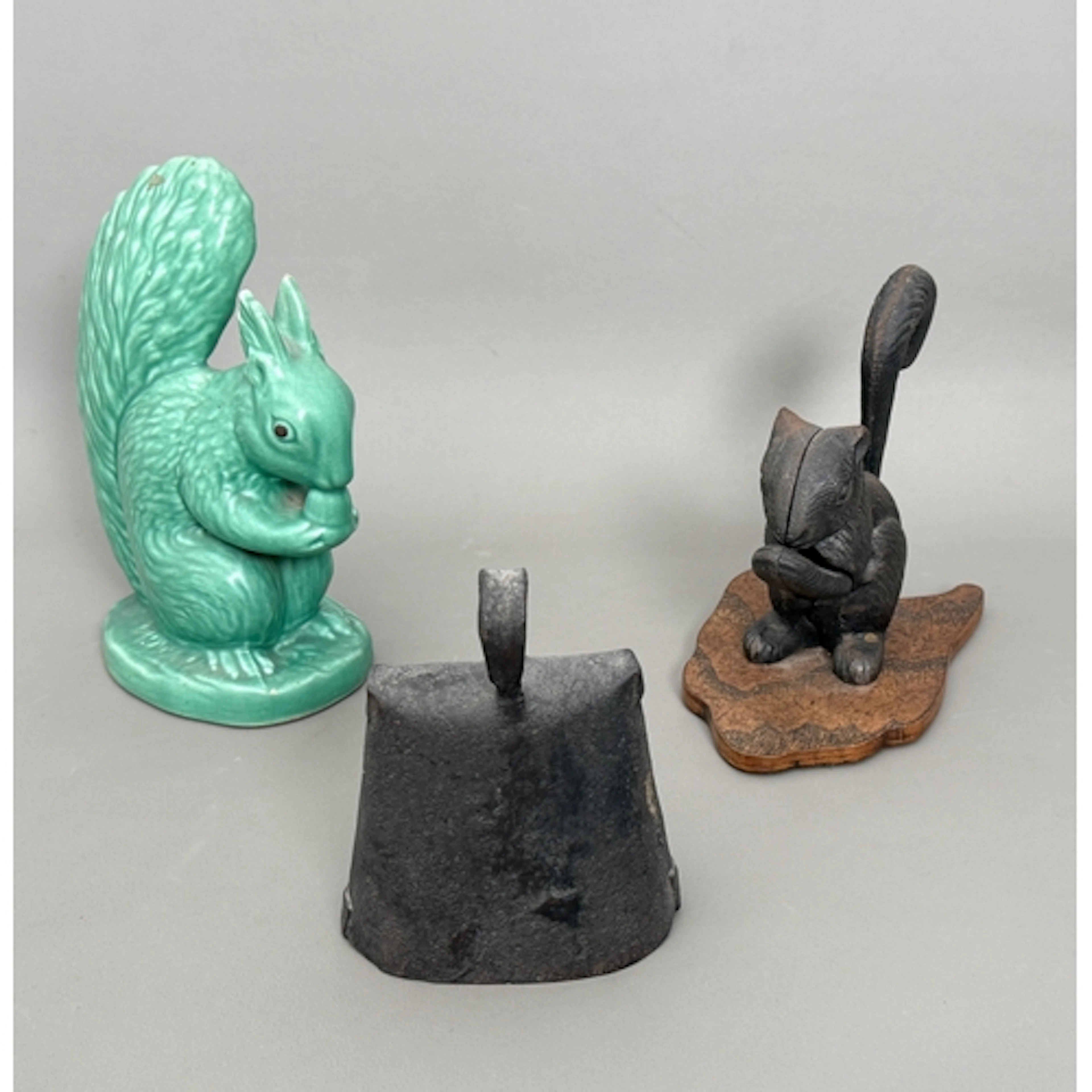 A Sylvac green ceramic squirrel - no.1144, 19.2cm high (smal...