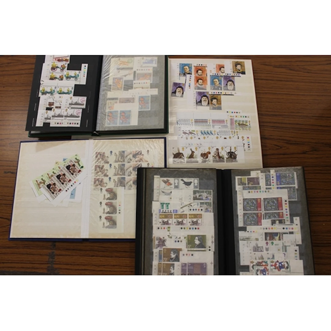 Decimals mixed range of presentation packs from 1978 to 2010...