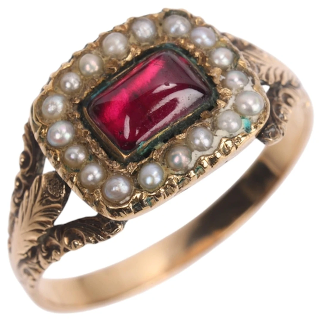 An Antique Georgian gold garnet and pearl cluster ring, circ...