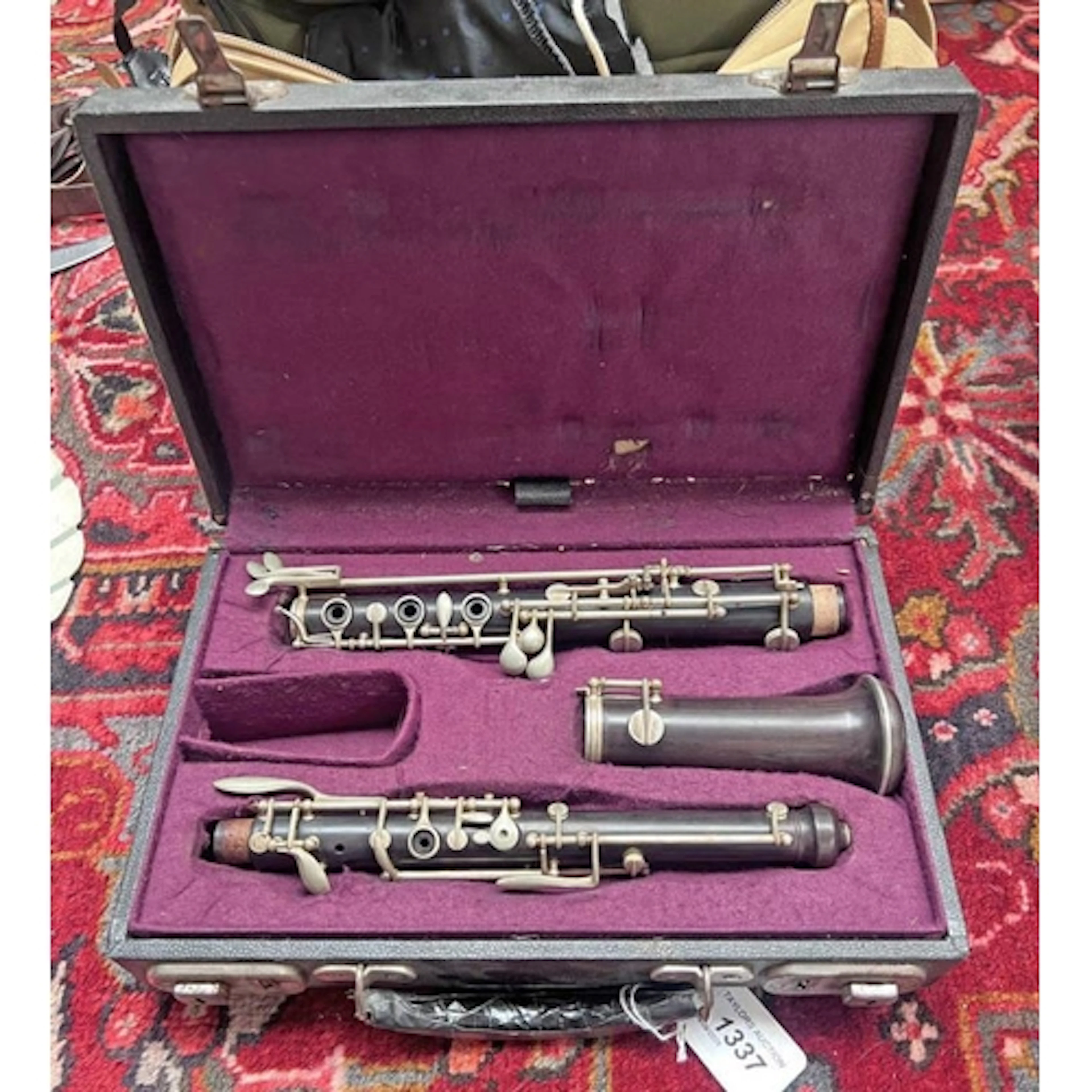 UNMARKED OBOE IN FITTED CASE