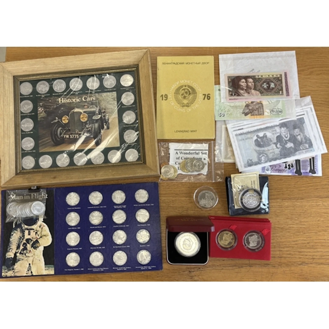 Collection of commemorative sets and circulated issues, gene...