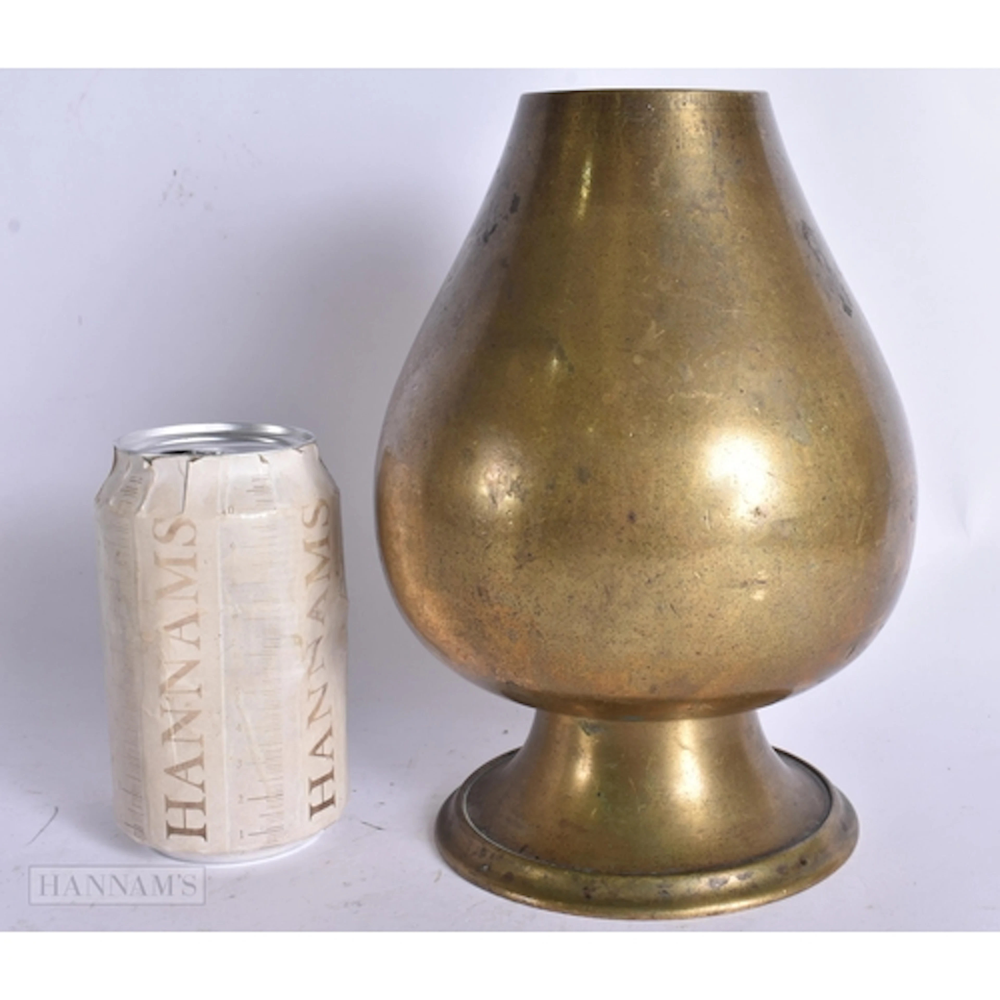 A 17TH/18TH CENTURY PERSIAN ISLAMIC BRONZE VESSEL with plain...