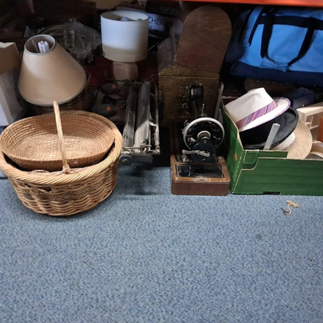 SIX BOXES AND LOOSE MISCELLANEOUS ITEMS to inlcude a vintage...