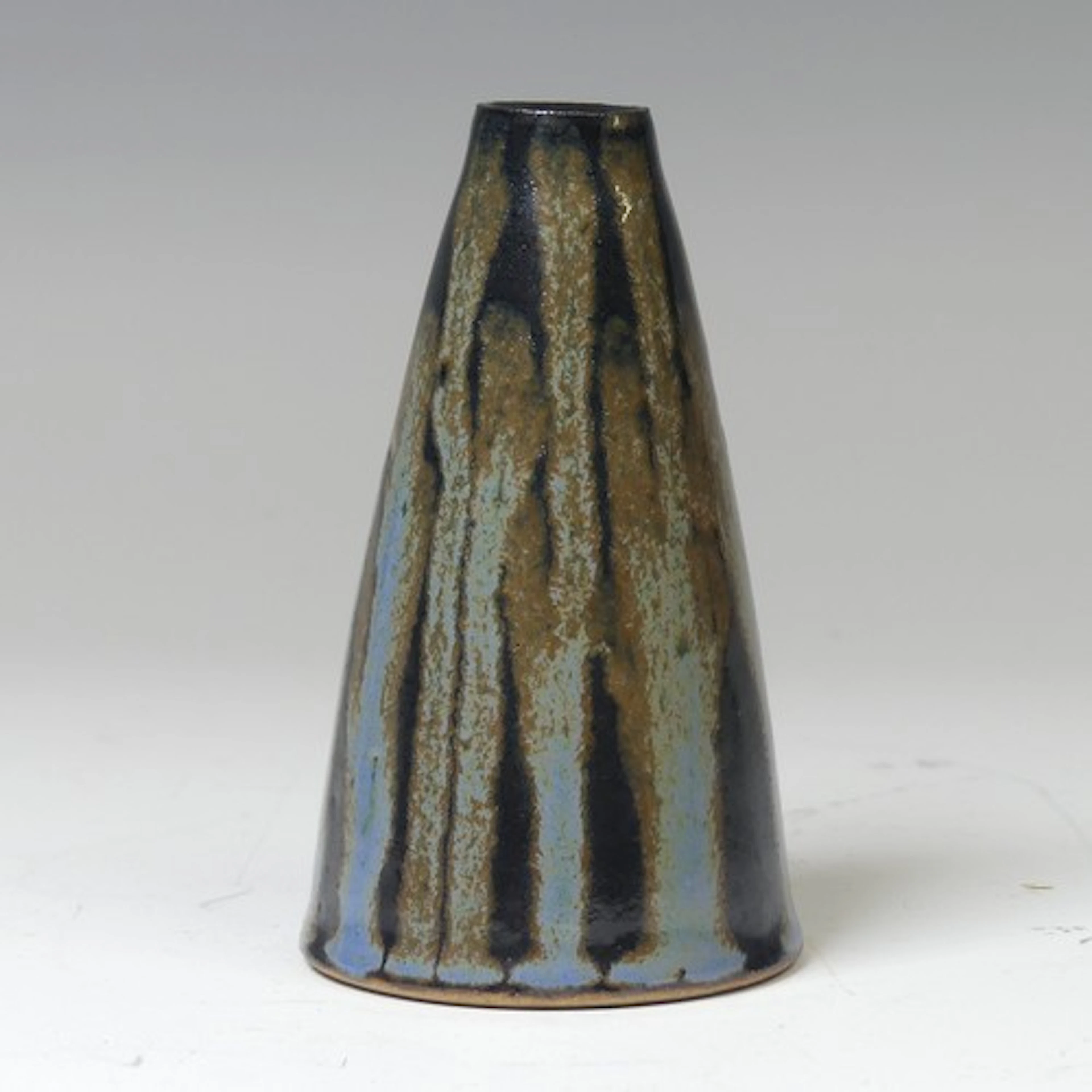 In the manner of Michael Cardew (1901-1983), a studio potter...