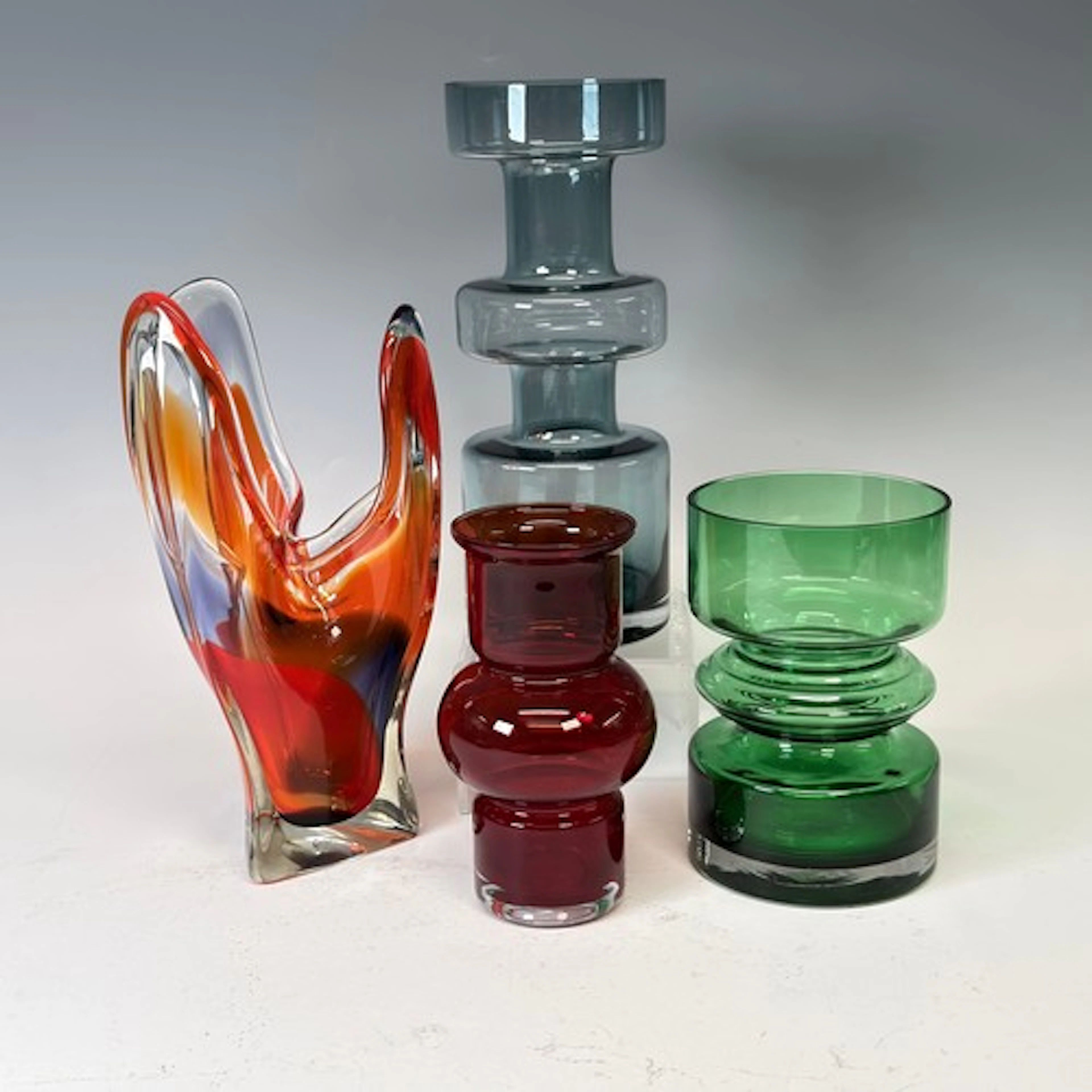 A Riihimäen Lasi green studio glass 'Tiimalasi' vase, by Nan...