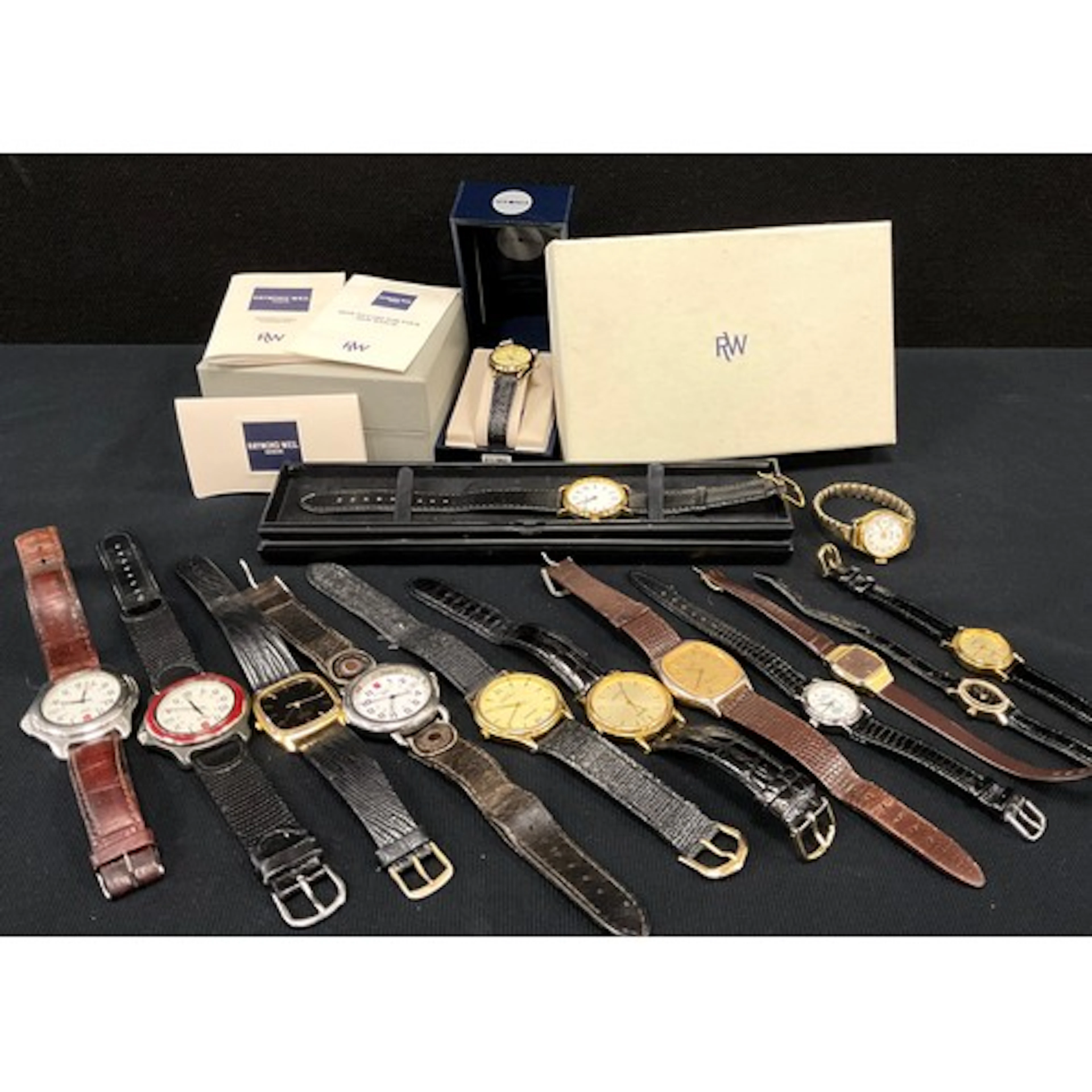 Watches - three modern Swiss Army brand stainless steel case...