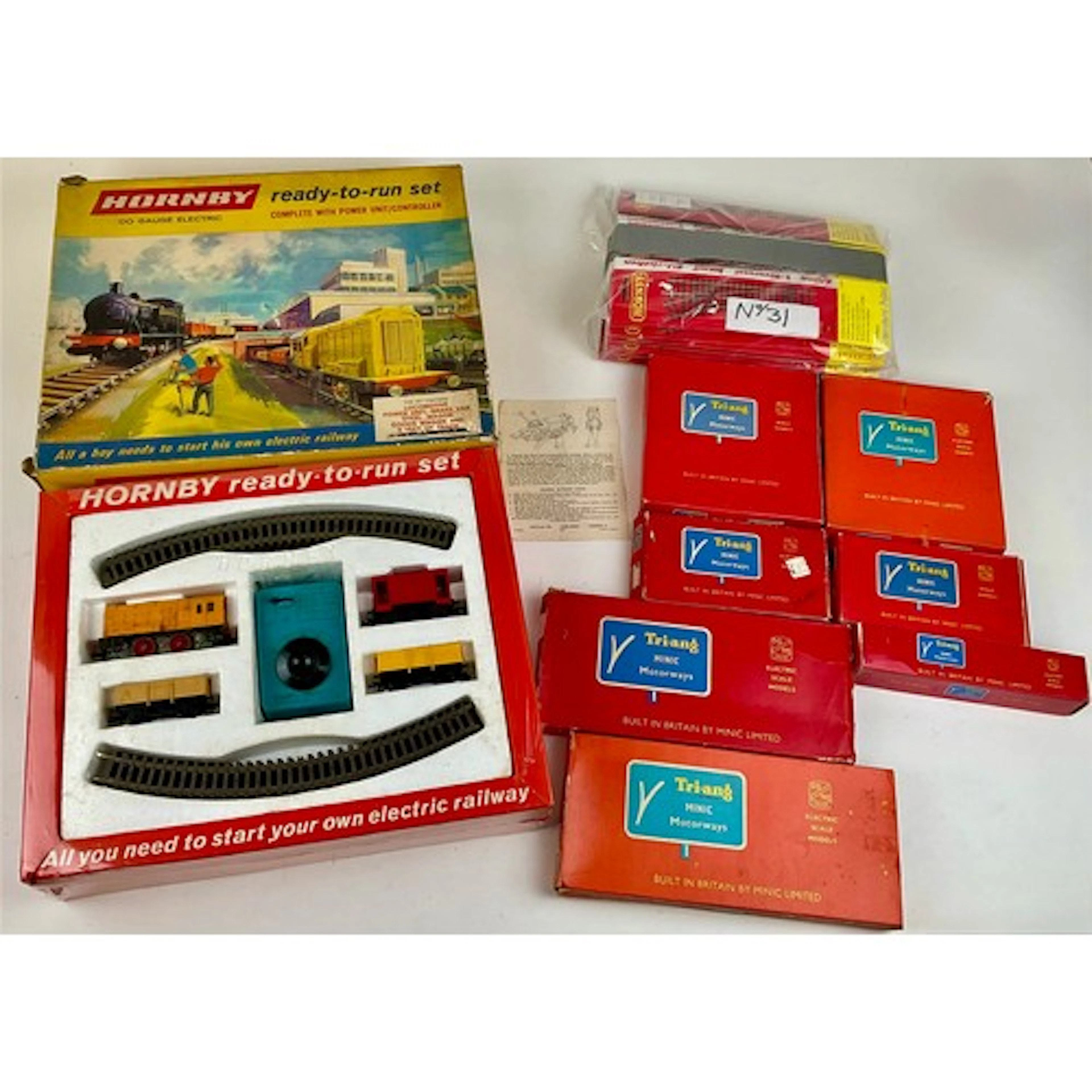 A Hornby OO gauge electric ready-to-run set containing locom...