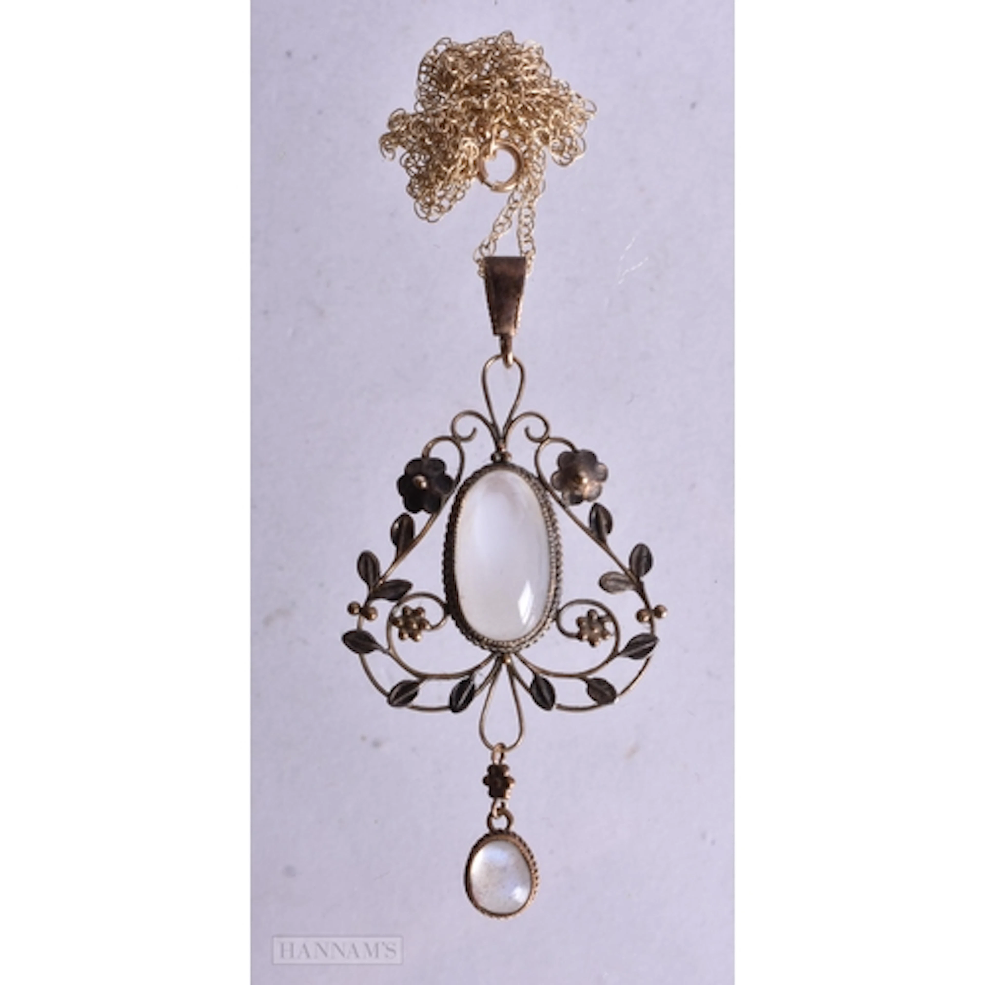 9ct gold moonstone cabochon Lavalier pendant necklace (4.1g)...