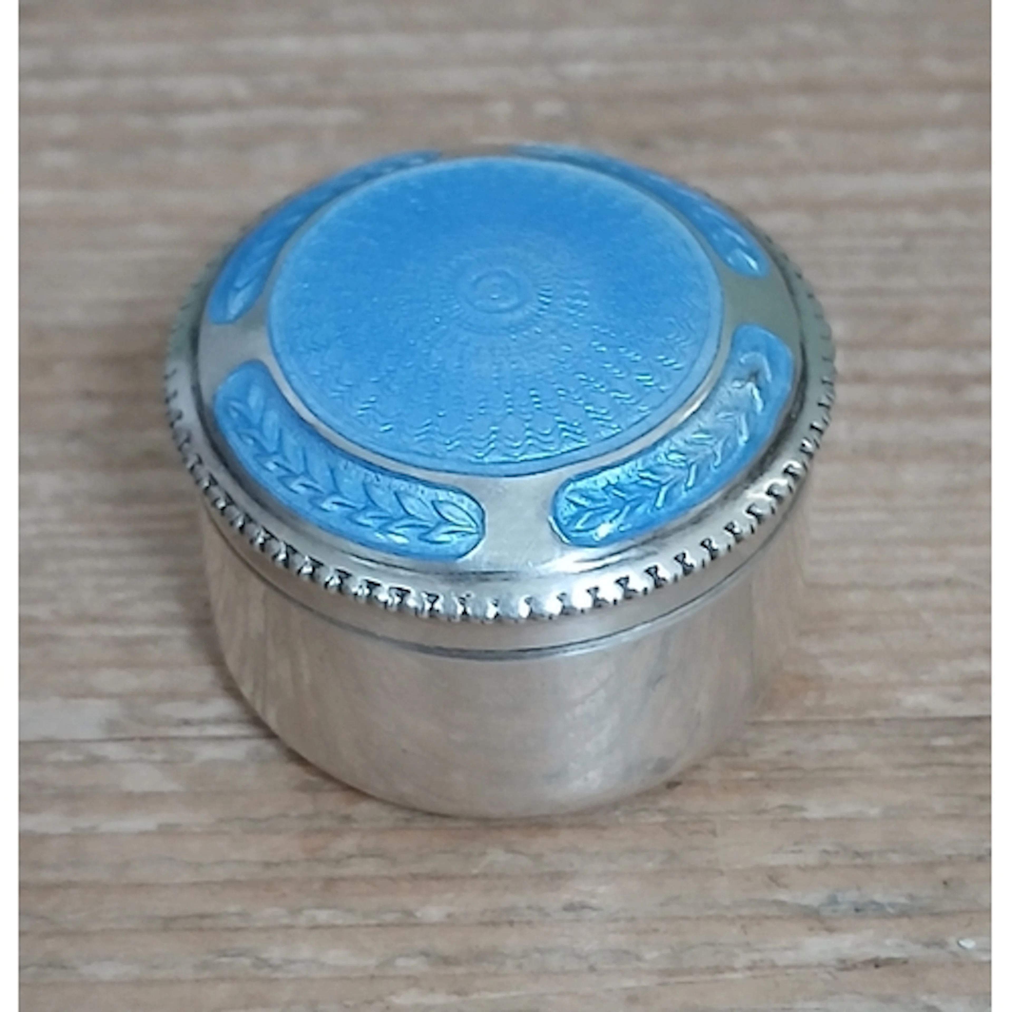 A George V silver and enamel pill box, Turner & Simpson, Bir...