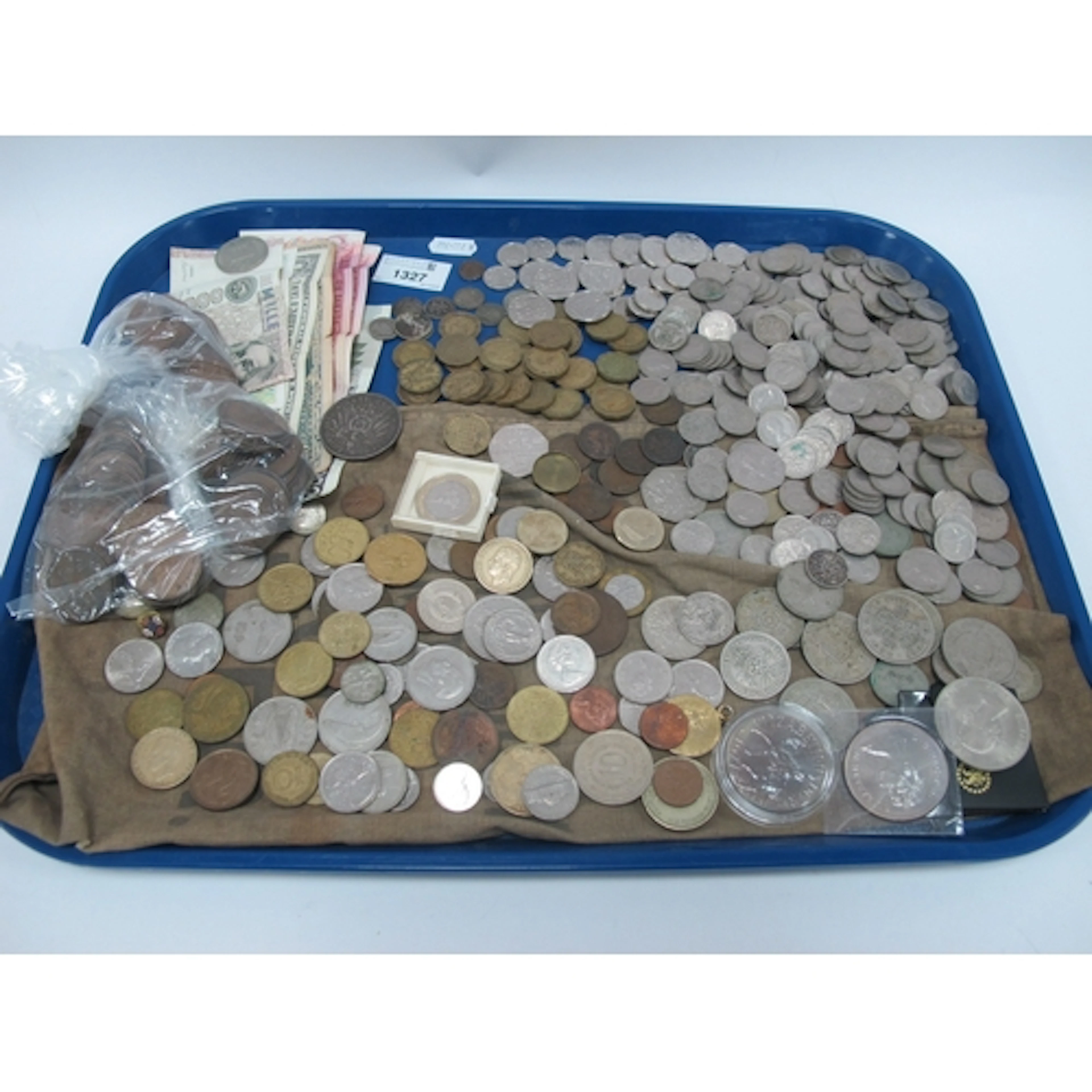 Coinage - Large quantity mainly U.K, Pre-47 silver noticed, ...