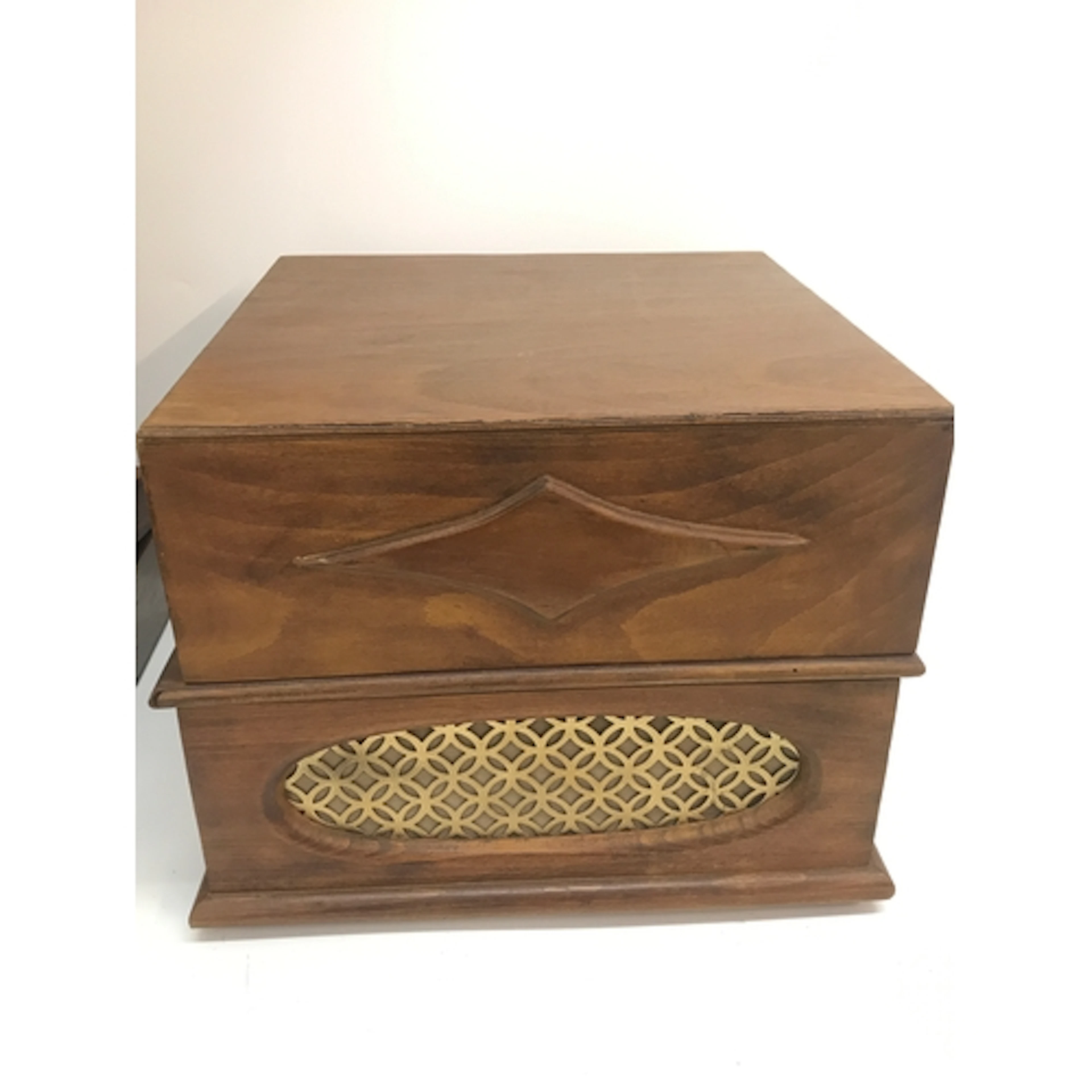 A Pathe Diamond table top Gramophone, 28cm tall 34cm wide N...