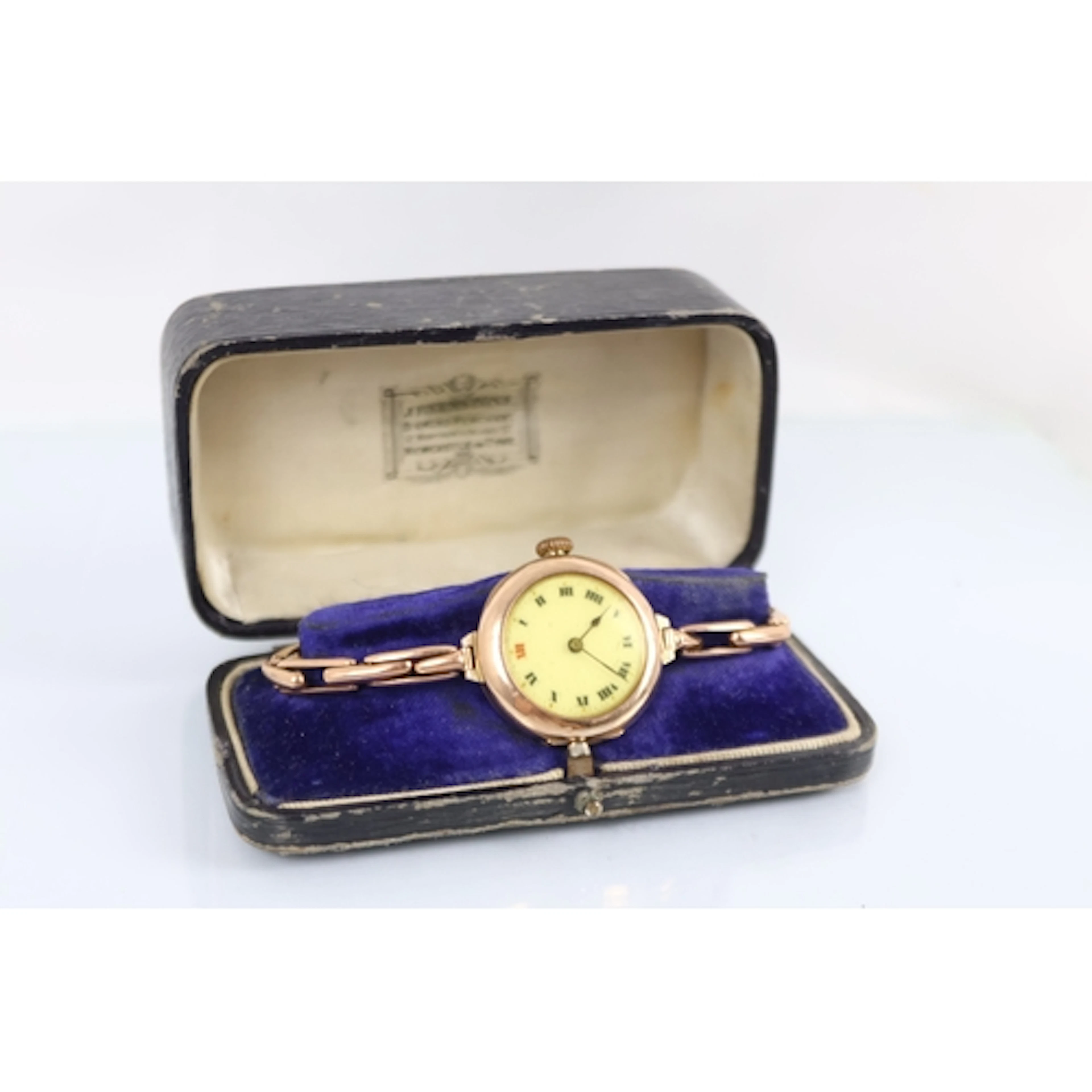 A 9ct gold ladies Rolex bracelet watch, manual wind, the cir...