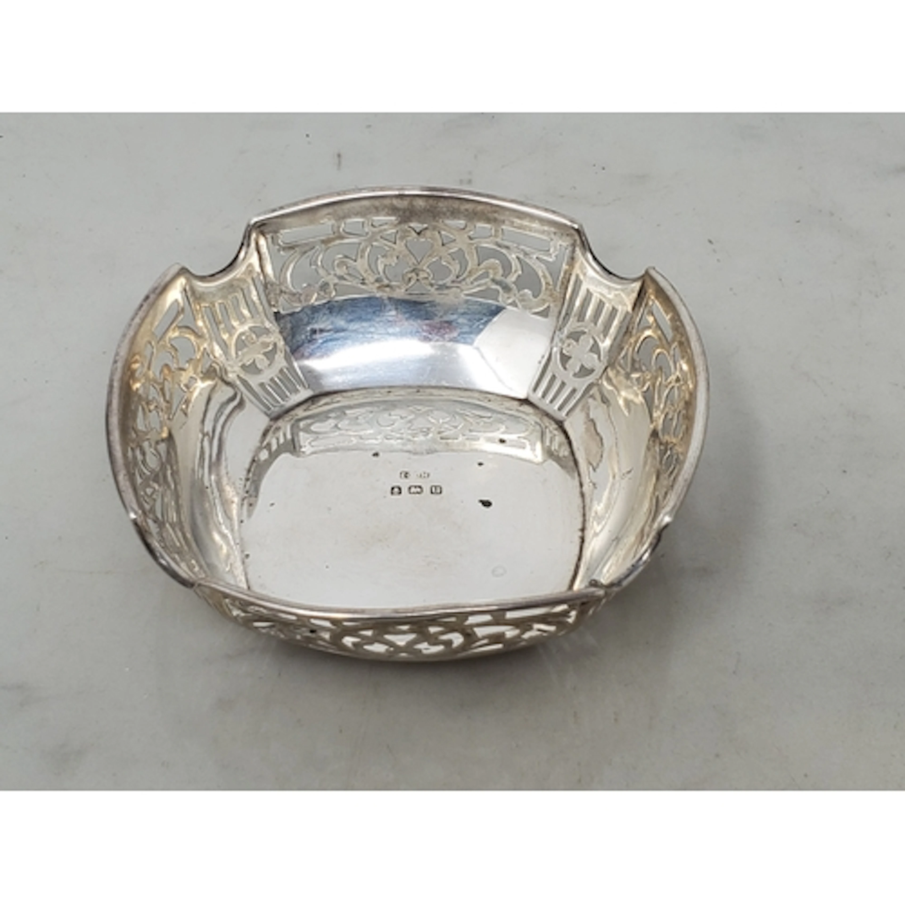 A George V silver pierced square Dish, Birmingham 1919, 64gm...