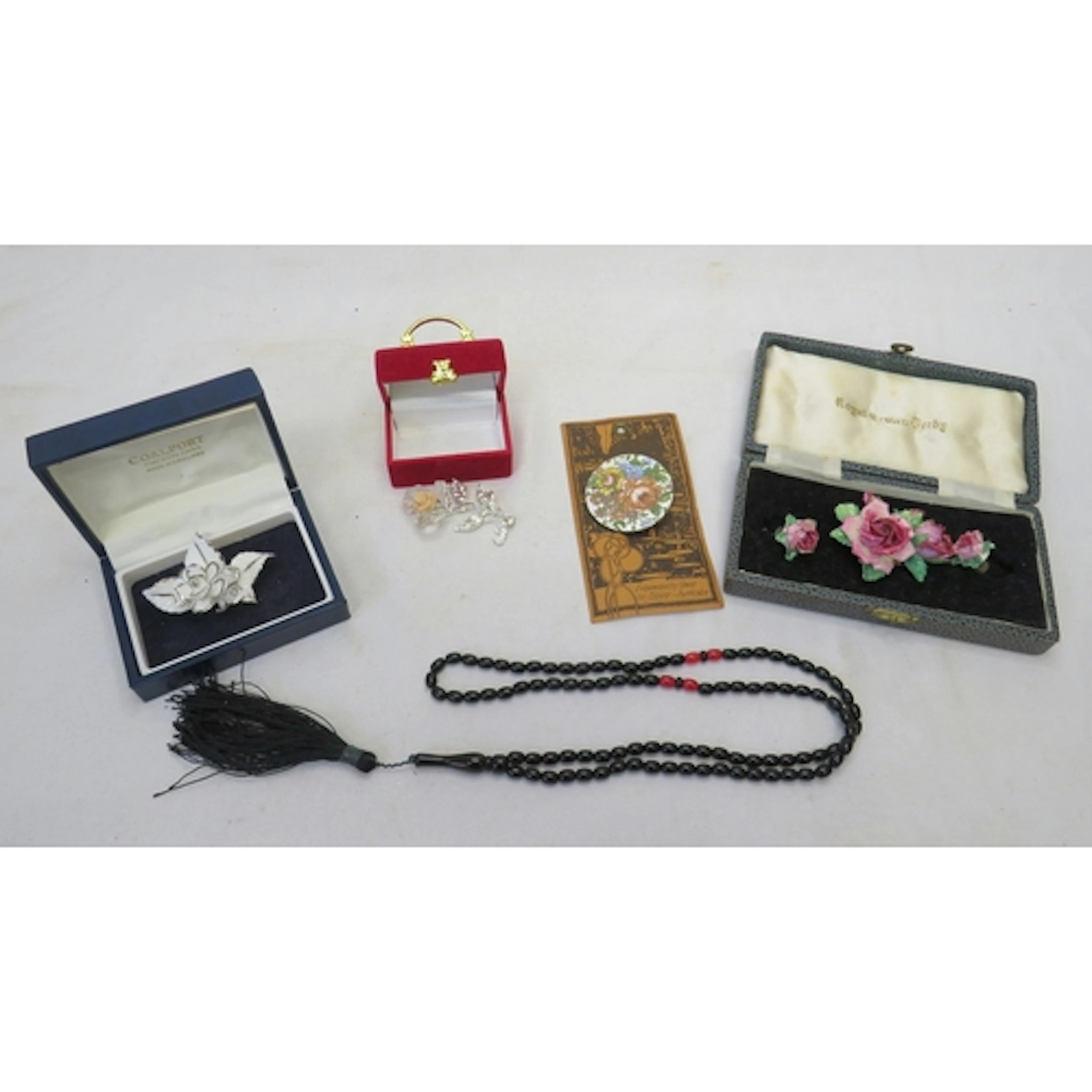 Vintage Boxed Set Crown Derby Jewellery ceramic roses, brooc...