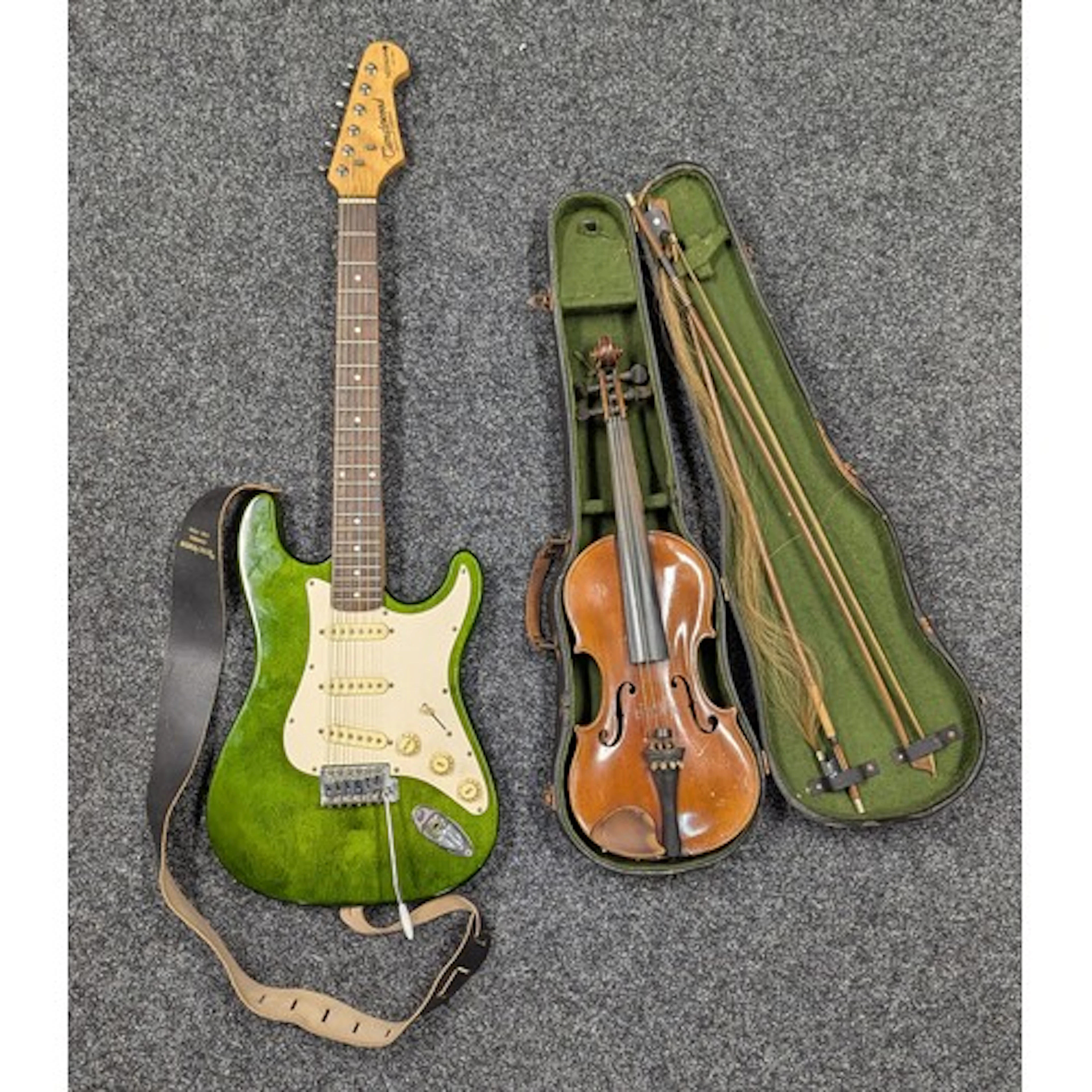 Musical Instruments - A Tanglewood Nevada VST XIX electric g...