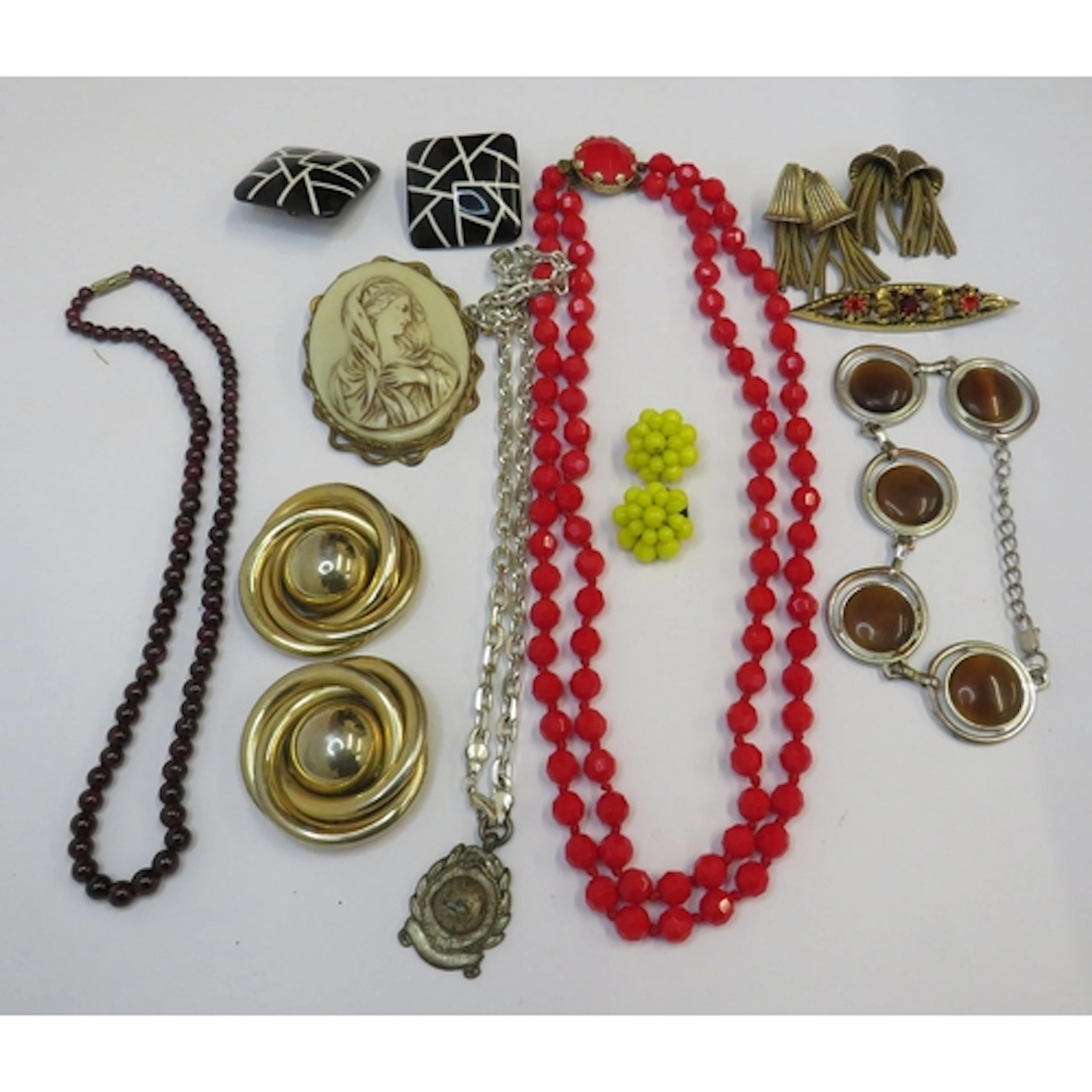 Vintage Costume Jewellery incl. large 1980s gold tone earrin...