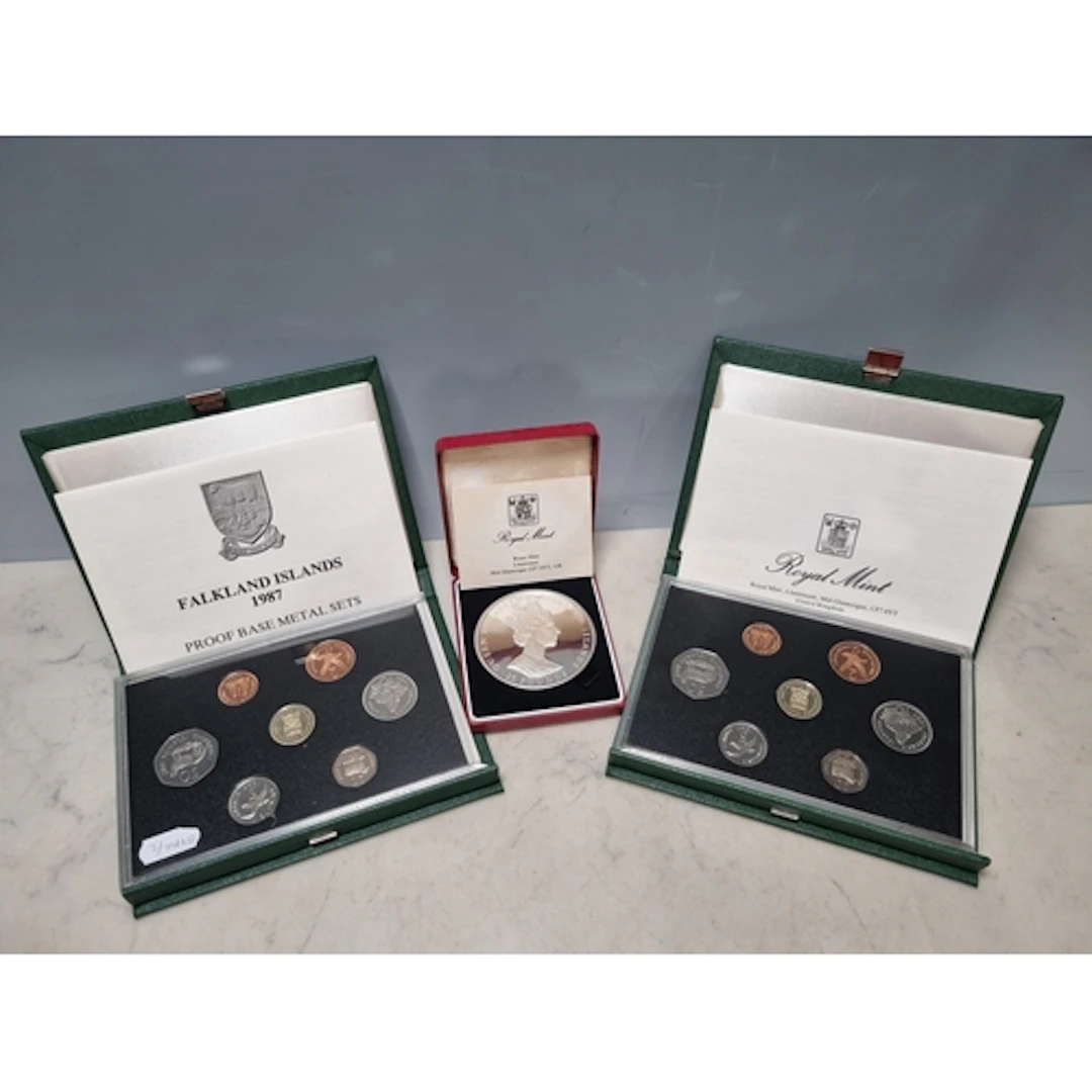 A Falkland Islands 1985 silver proof 25 Pounds, along with 2...
