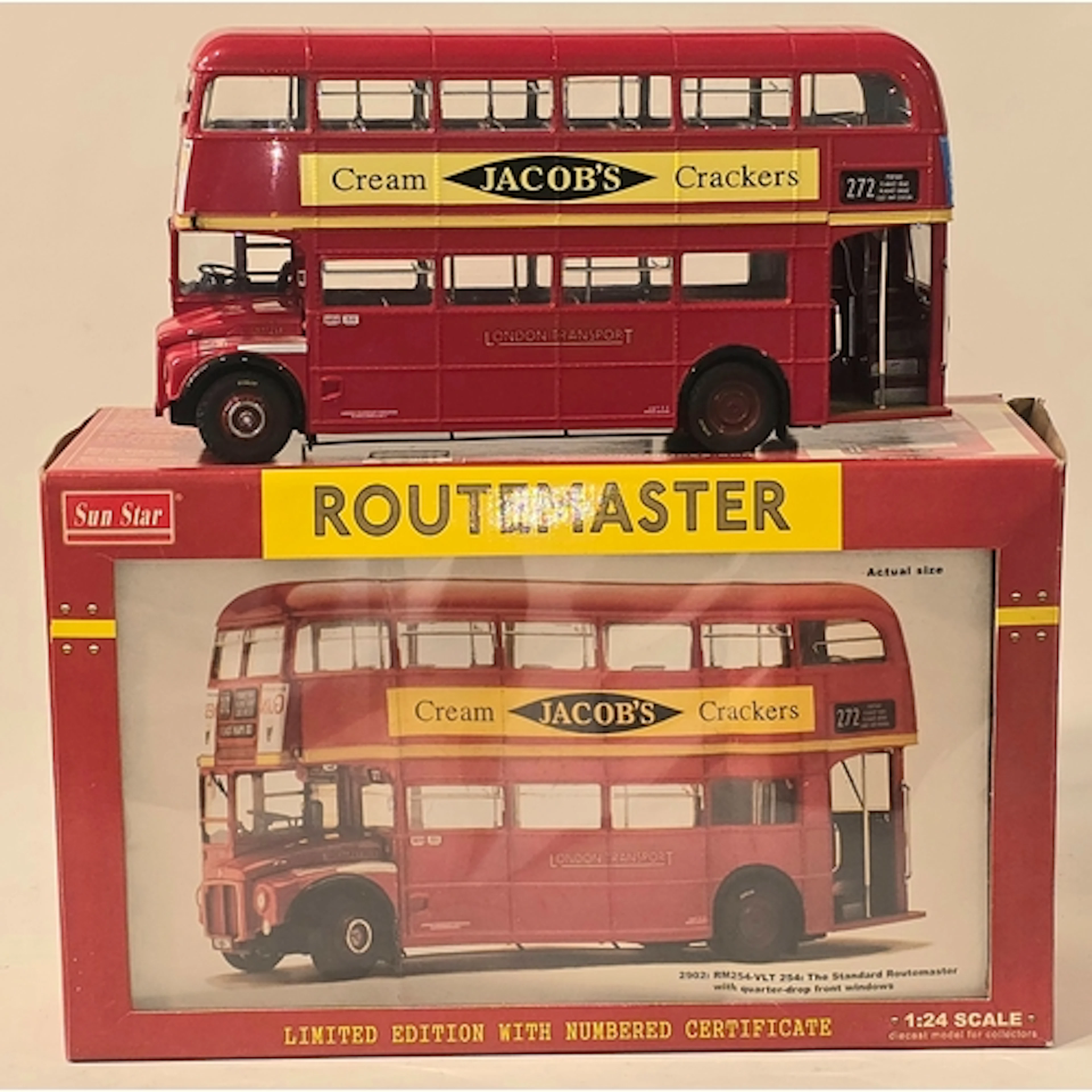 Sunstar Routemaster 1:24 large scale die cast model bus. RM2...