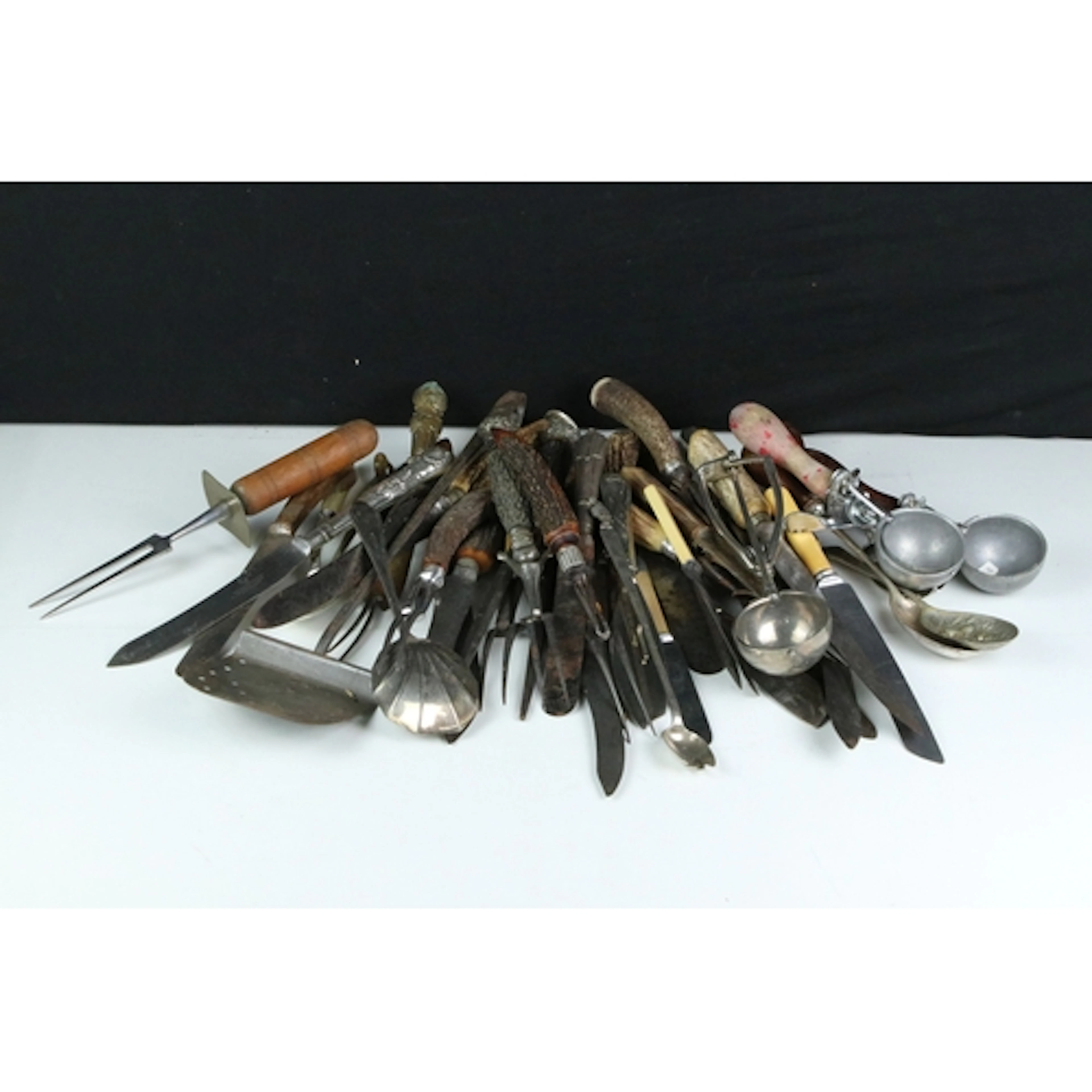 Collection of mixed cutlery to include a Tala food scoop wit...