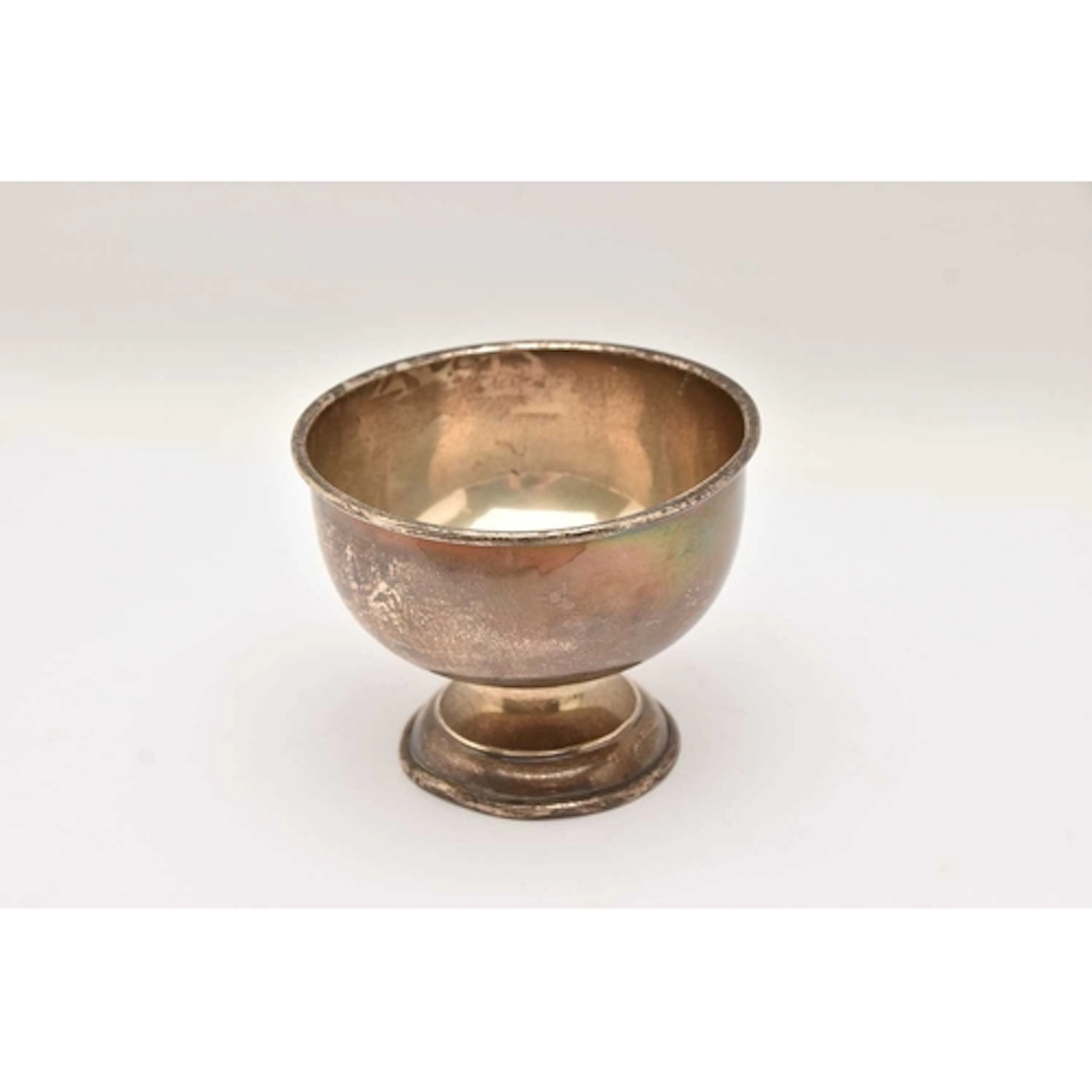 A MID 20TH CENTURY SILVER BOWL, raised on a round base, poli...